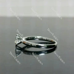 (size 6) Doveggs 18K white gold 0.5ct round lab grown diamond engagement ring