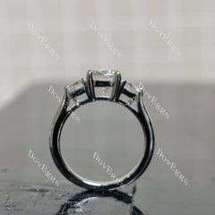 (size 4) Doveggs sterling silver 1ct cushion moissanite engagement ring