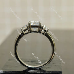 (size 7) Doveggs sterling silver 2ct radiant moissanite engagement ring