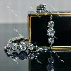 Doveggs round bezel moissanite/lab grown diamond bracelet