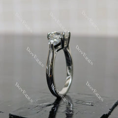 (size 4) Doveggs sterling silver 1ct cushion moissanite engagement ring