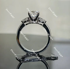Oval three-stone moissanite engagement ring| Doveggs