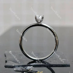 (size 7.5) Doveggs sterling silver 0.53ct oval lab grown diamond engagement ring