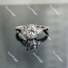 Oval three stones moissanite engagement ring| Doveggs
