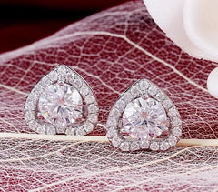 Doveggs round heart shape moissanite studs earrings for women