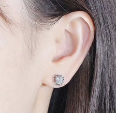 Doveggs flower shape moissanite studs push back earrings