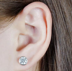 Doveggs bezel setting moissanite push back stud earrings