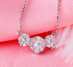 Doveggs 2 carat three stone moissanite pendant necklace for women