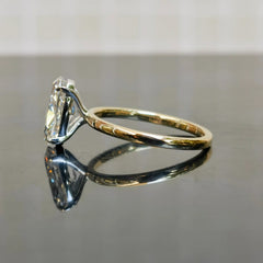 Semi mount for 2.75ct oval Stone