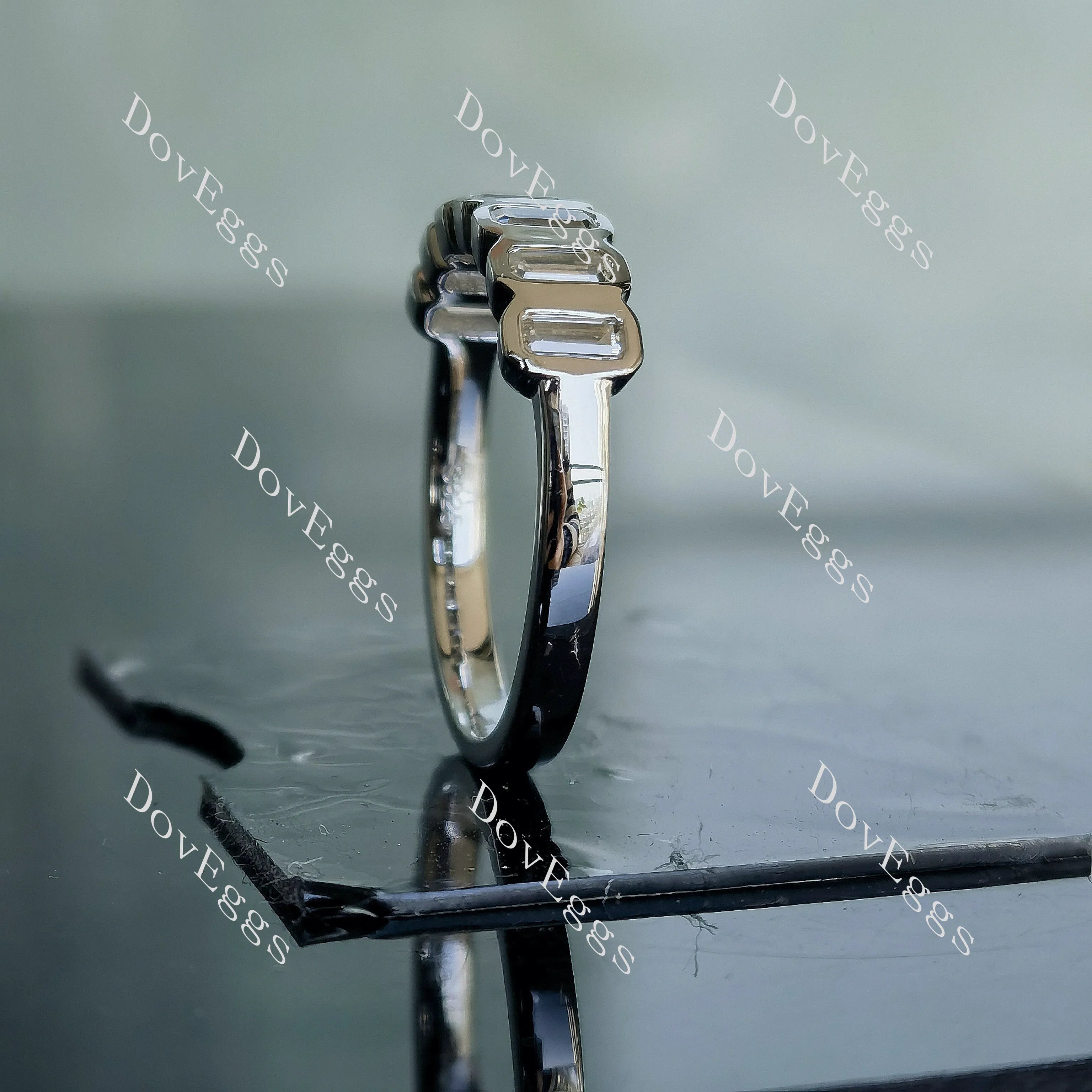 Doveggs emerald seven stones bezel moissanite/Lab grown diamond wedding band-2.5mm band width