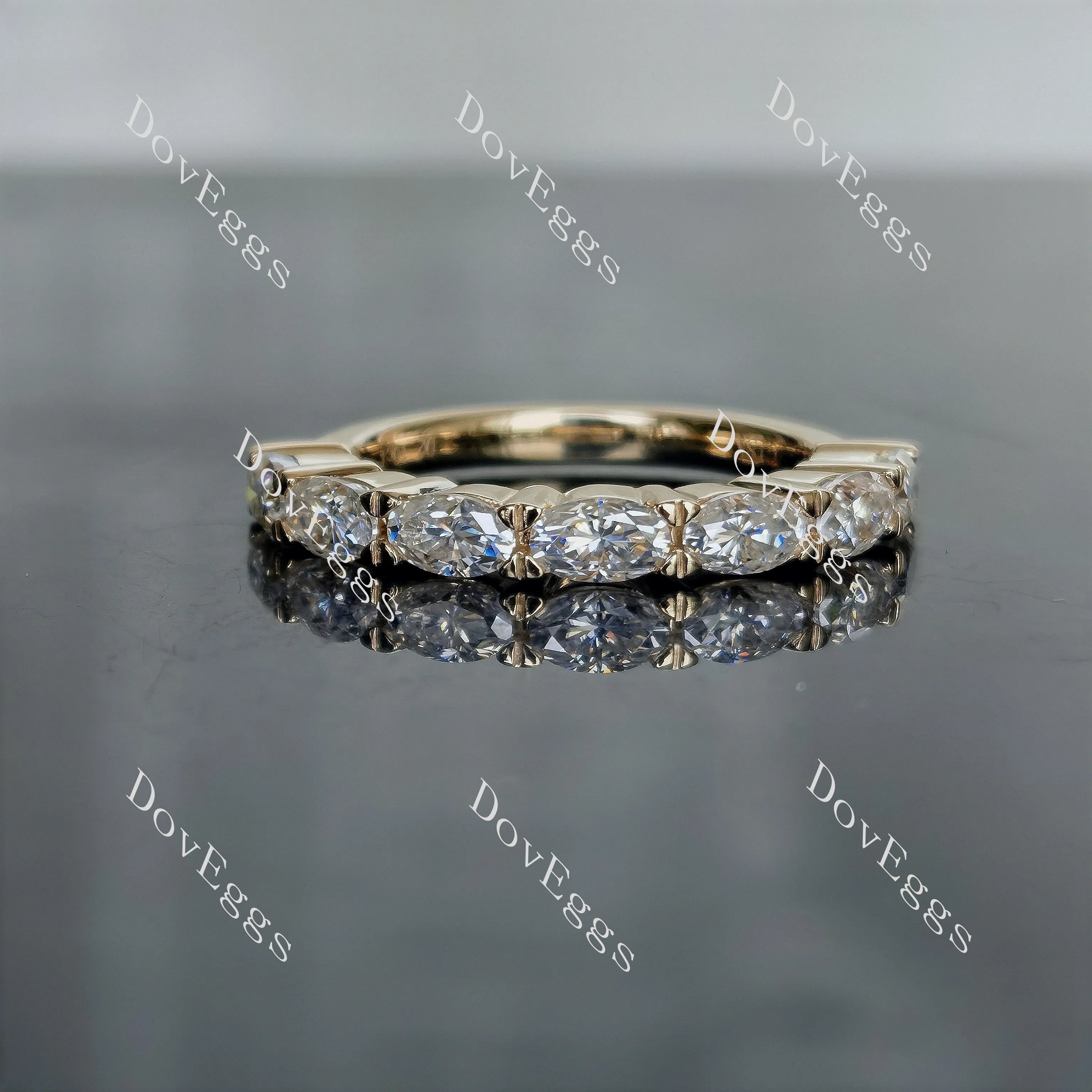 Doveggs oval seven stones moissanite/lab grown diamond wedding band-2.5mm band width