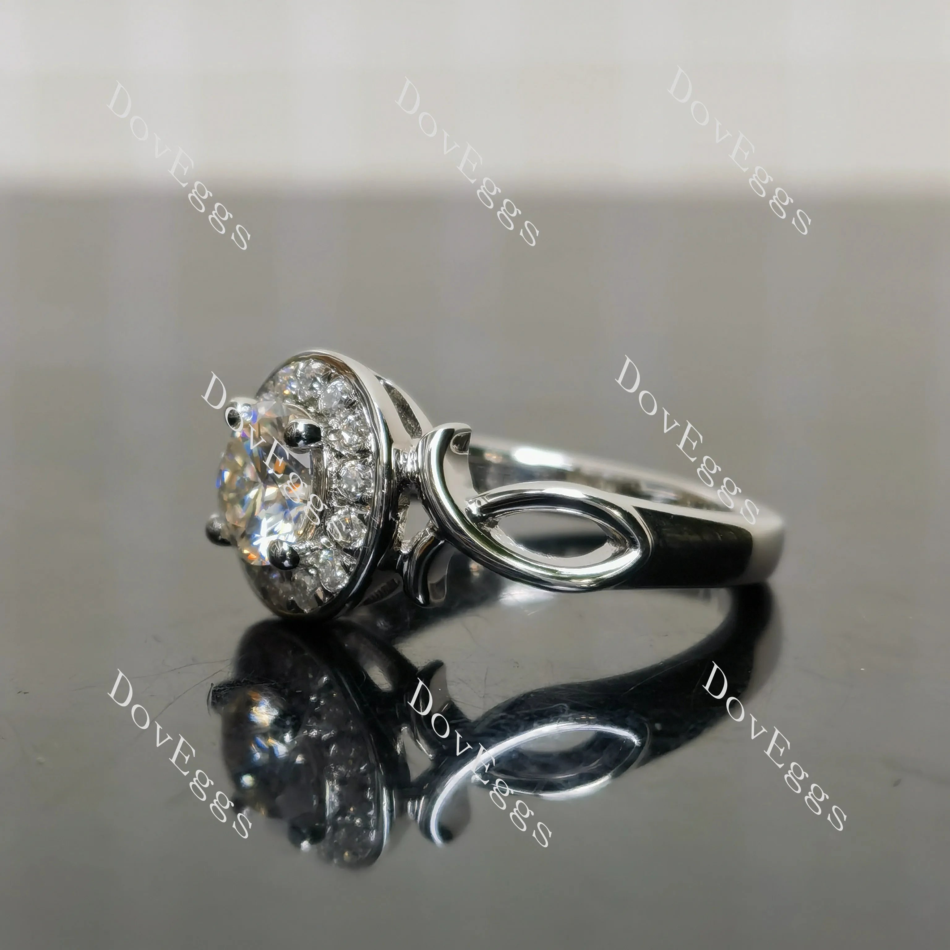 (size 6/7) Doveggs sterling silver pave oval/round moissanite ring