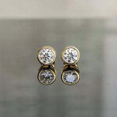 Doveggs round moissanite studs earring for women