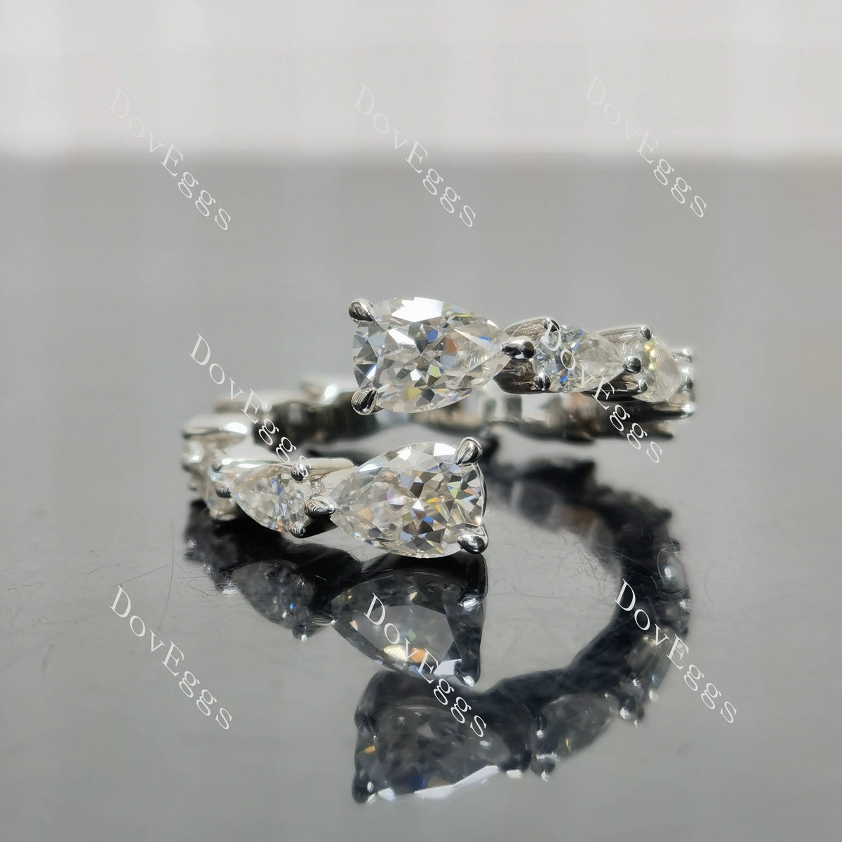 (size 5.5) Doveggs sterling silver 2 pcs pear moissanite wedding band