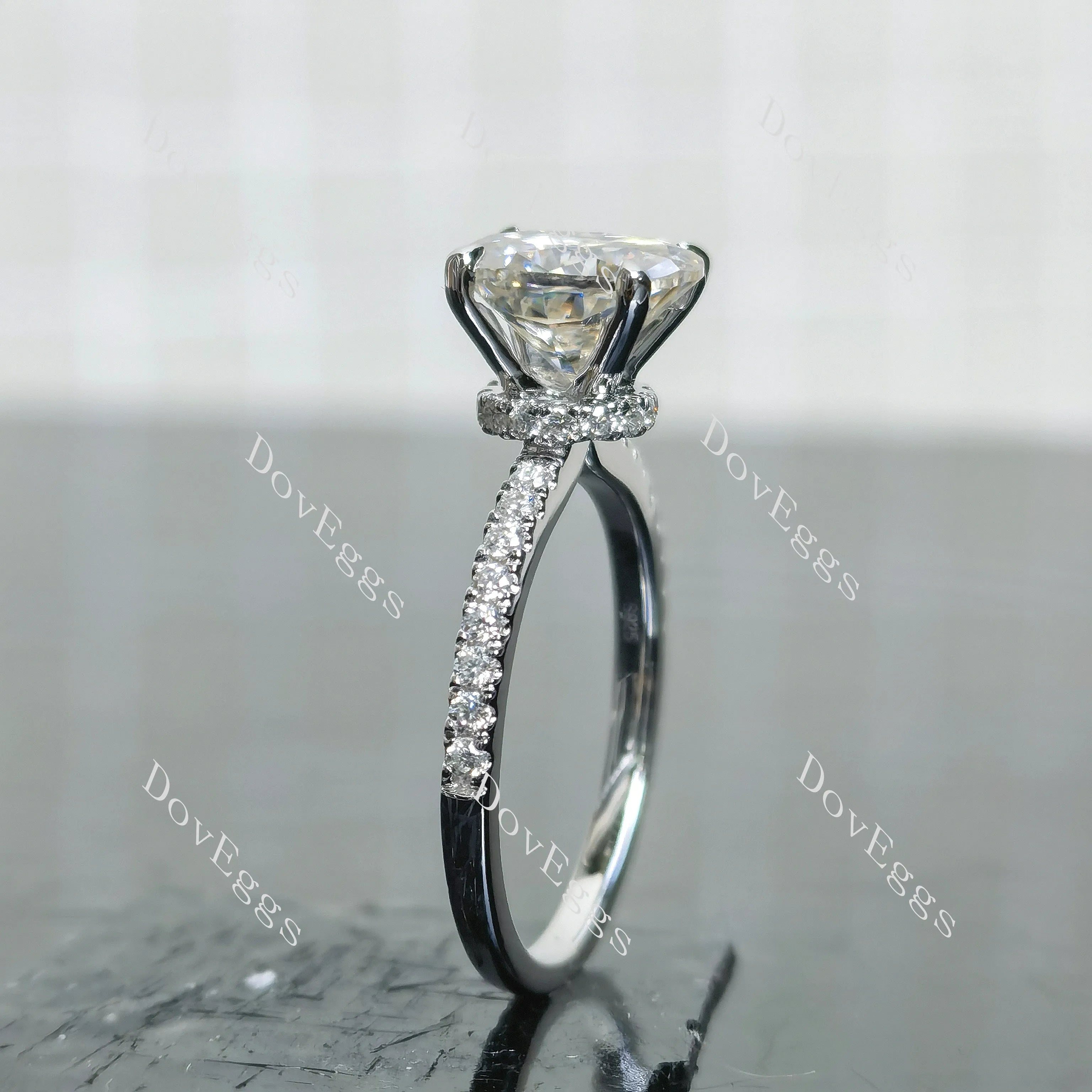 (size 7) Doveggs sterling silver 2ct Oval moissanite engagement ring