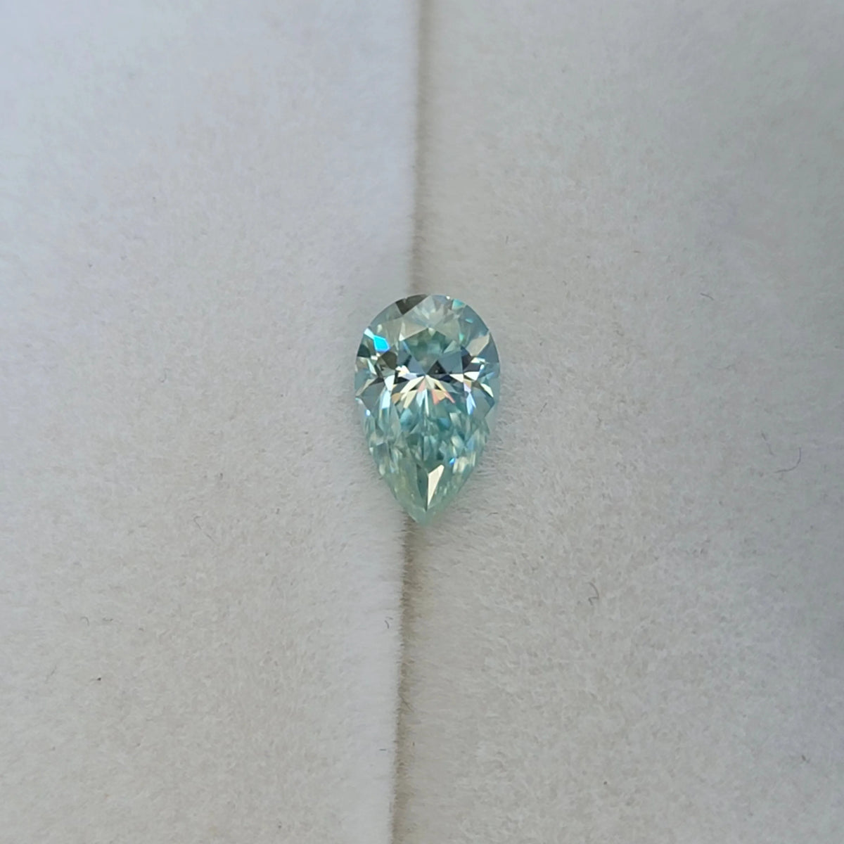 Doveggs pear 1.25ct accident color light blue moissanite loose stone