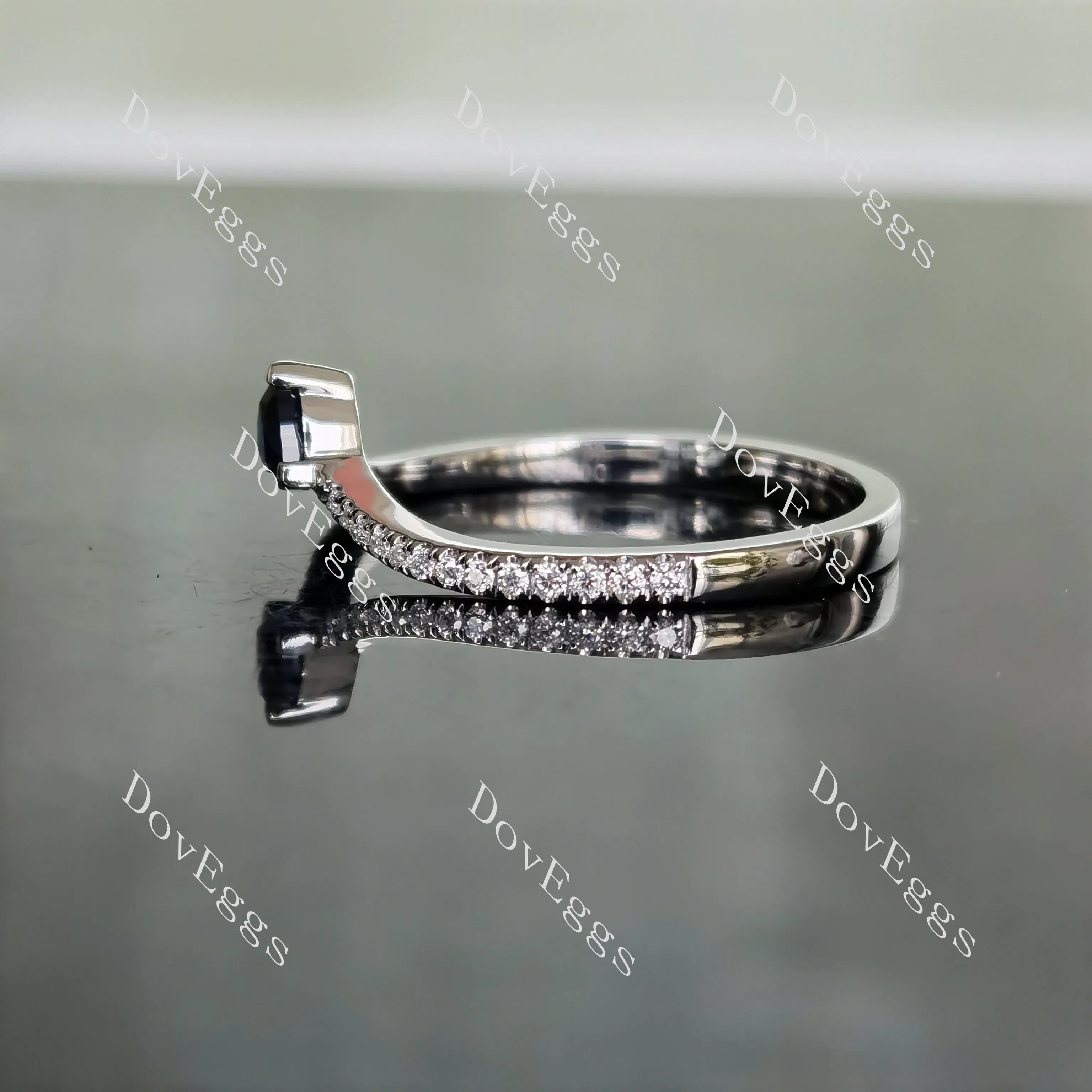 Doveggs fat triangle intense royal blue sapphire wedding band-1.5mm band width