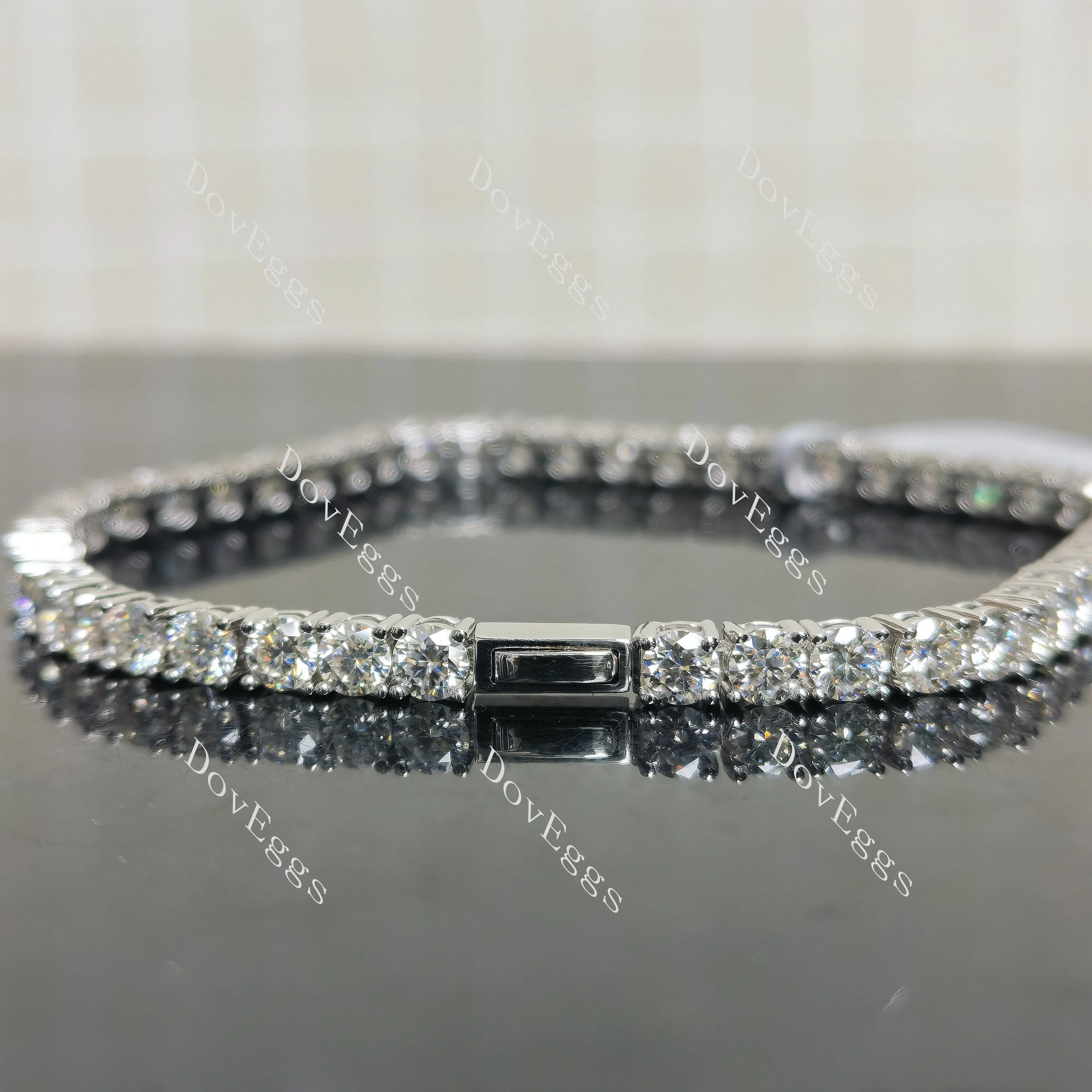 (8 inches) Doveggs 4mm round moissanite tennis bracelet