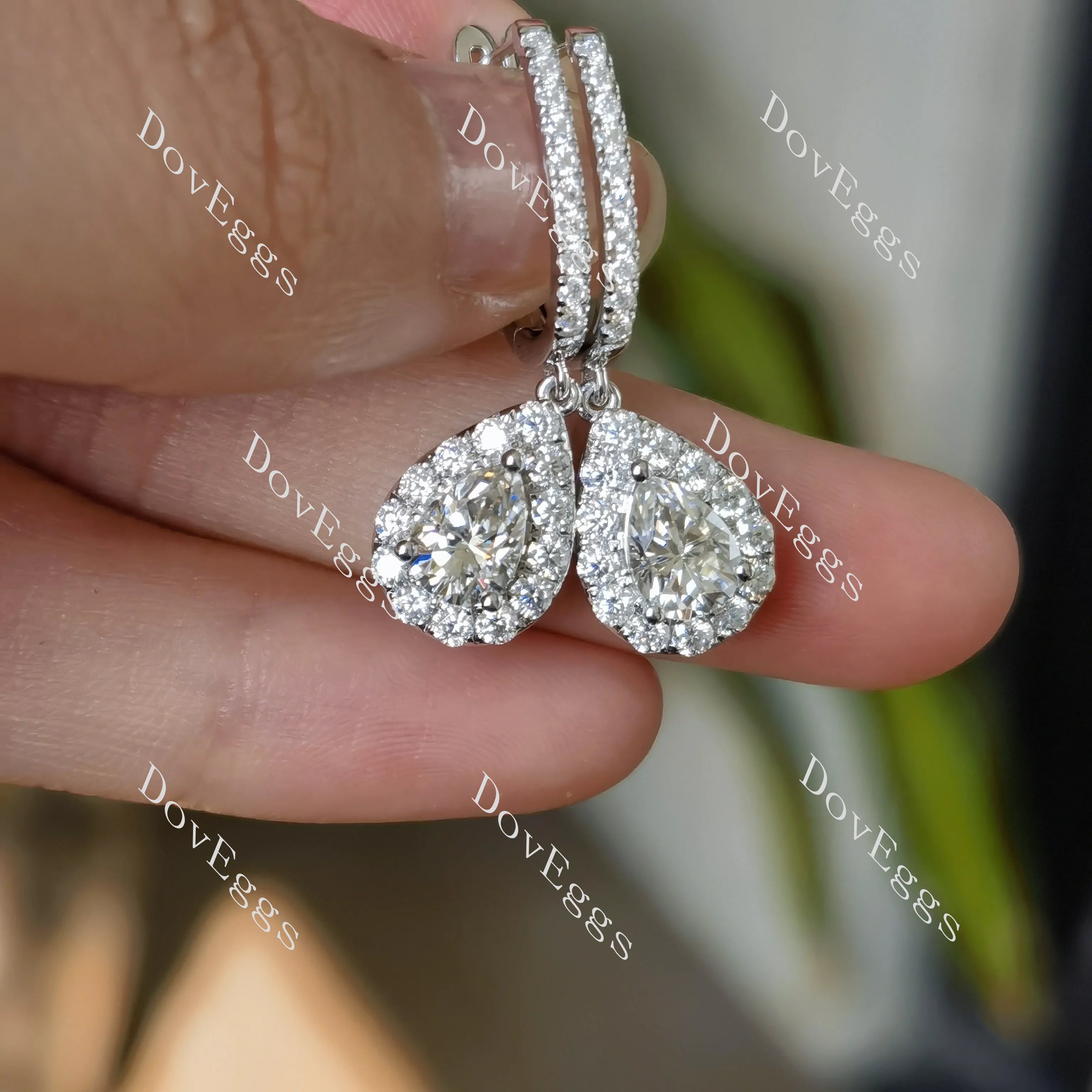 Doveggs pear halo drop moissanite earrings for women