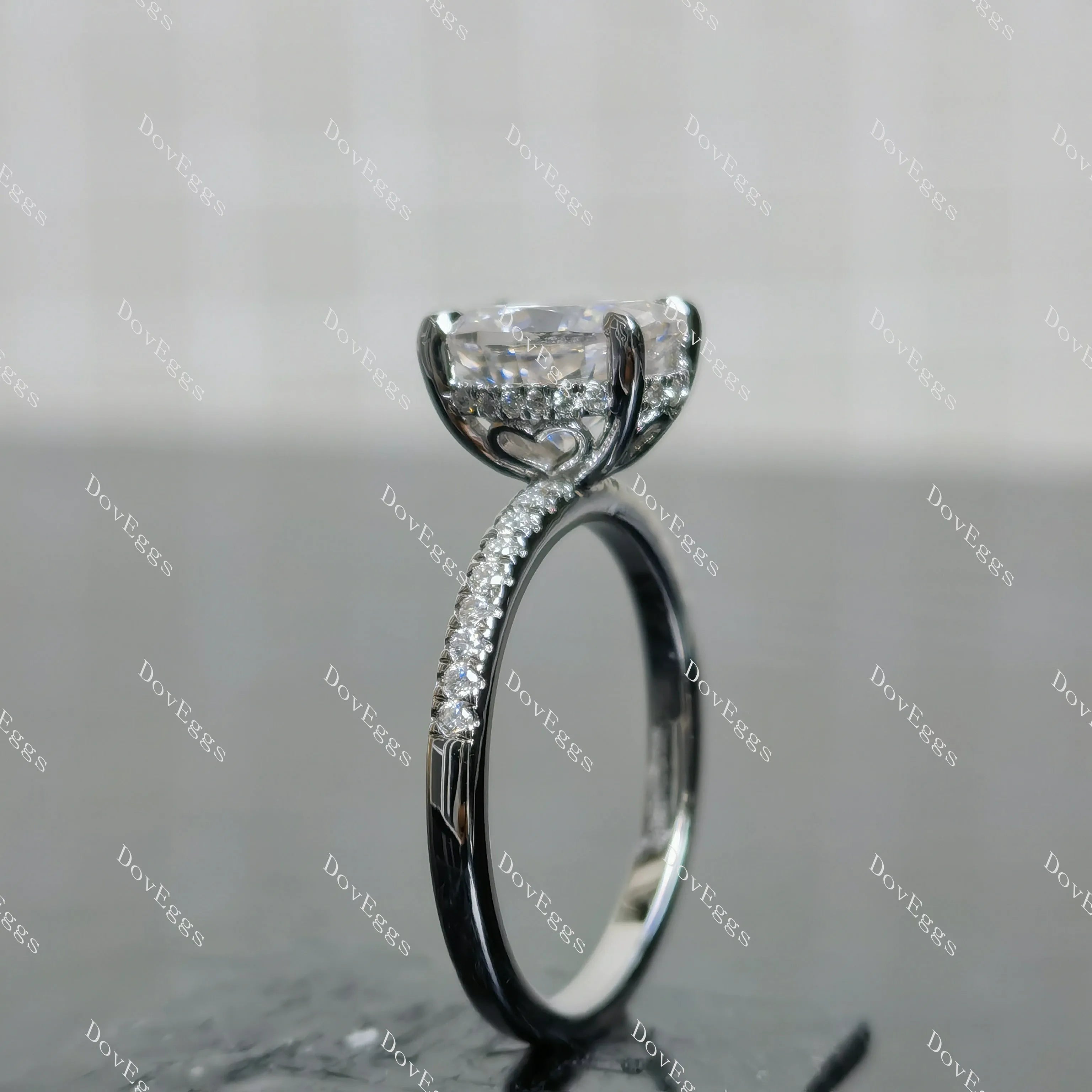 (size 6.75)Doveggs 2ct GHI color oval moissanite engagement SS ring
