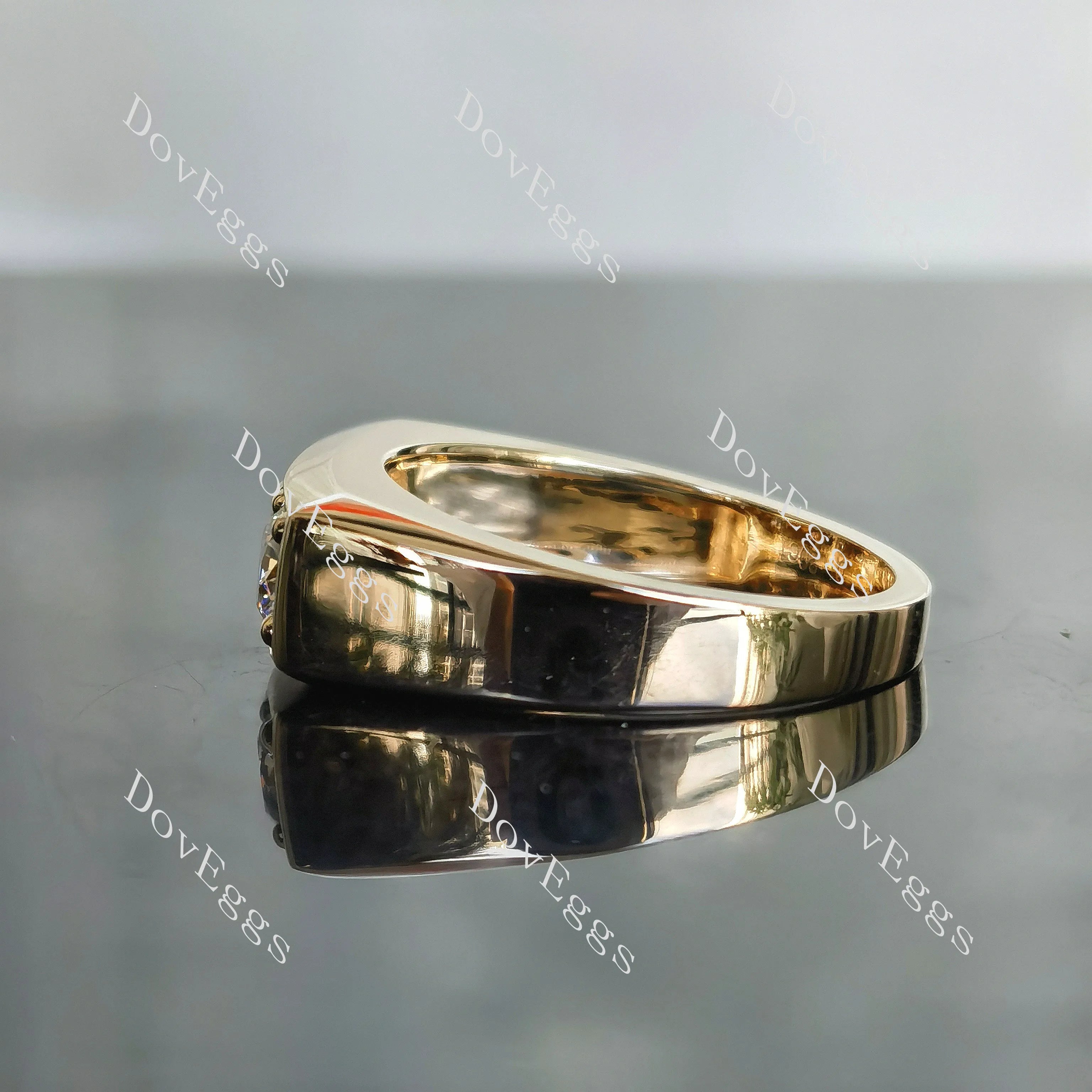 Doveggs round bezel three stones moissanite wedding band