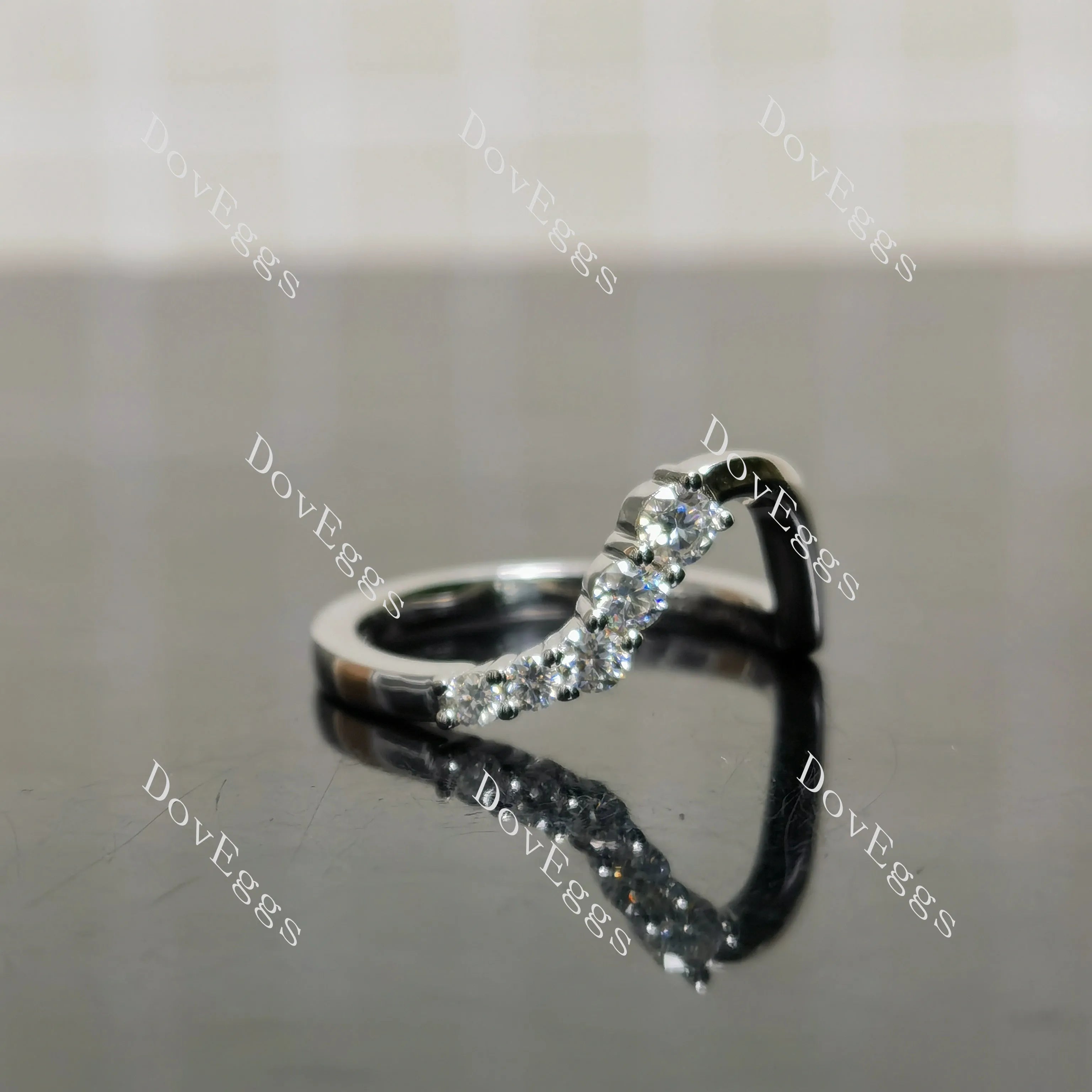 (size 5.75) Doveggs round moissanite wedding band