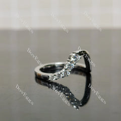 (size 5.75) Doveggs round moissanite wedding band