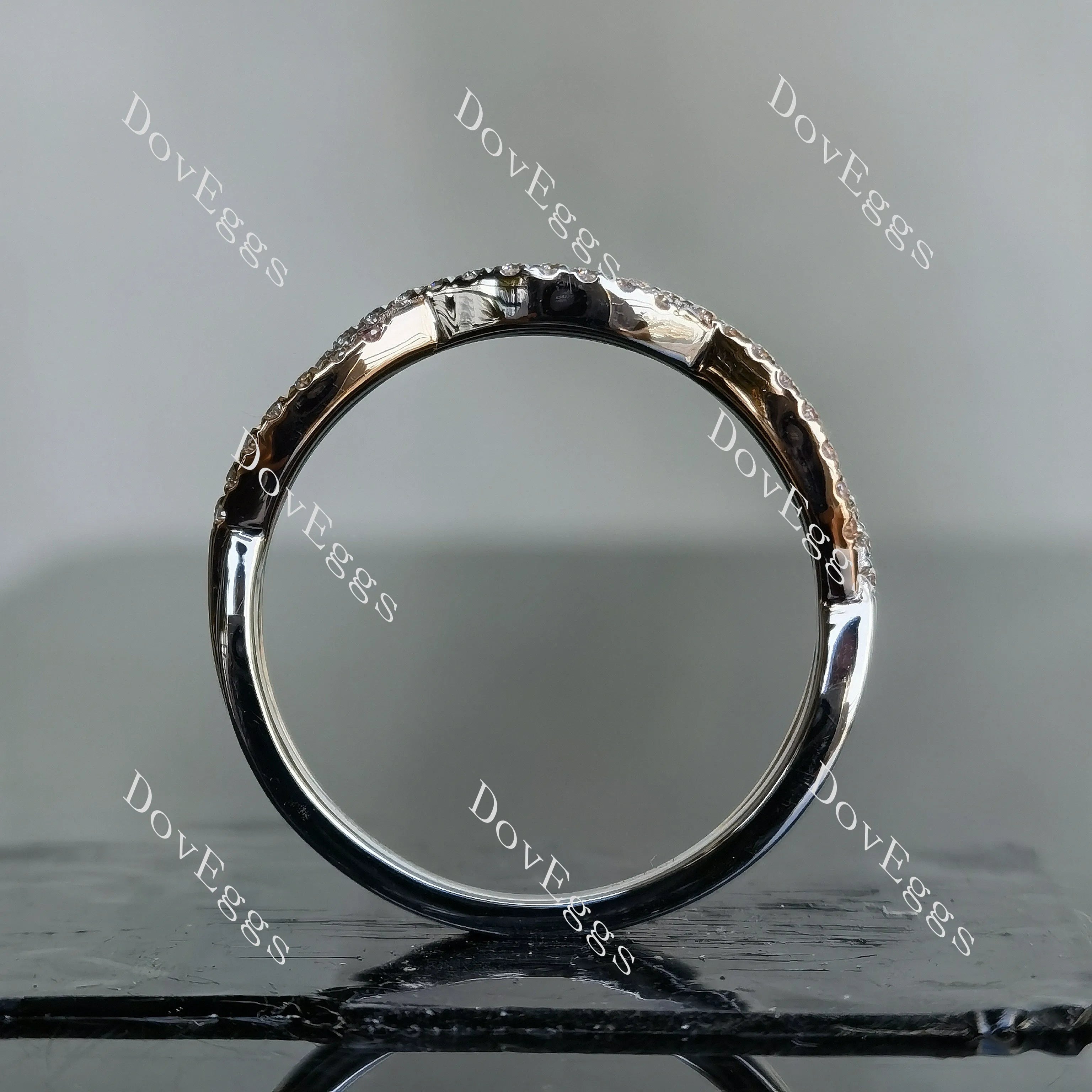Doveggs round curved moissanite/lab grown diamond wedding band-2.0mm band width
