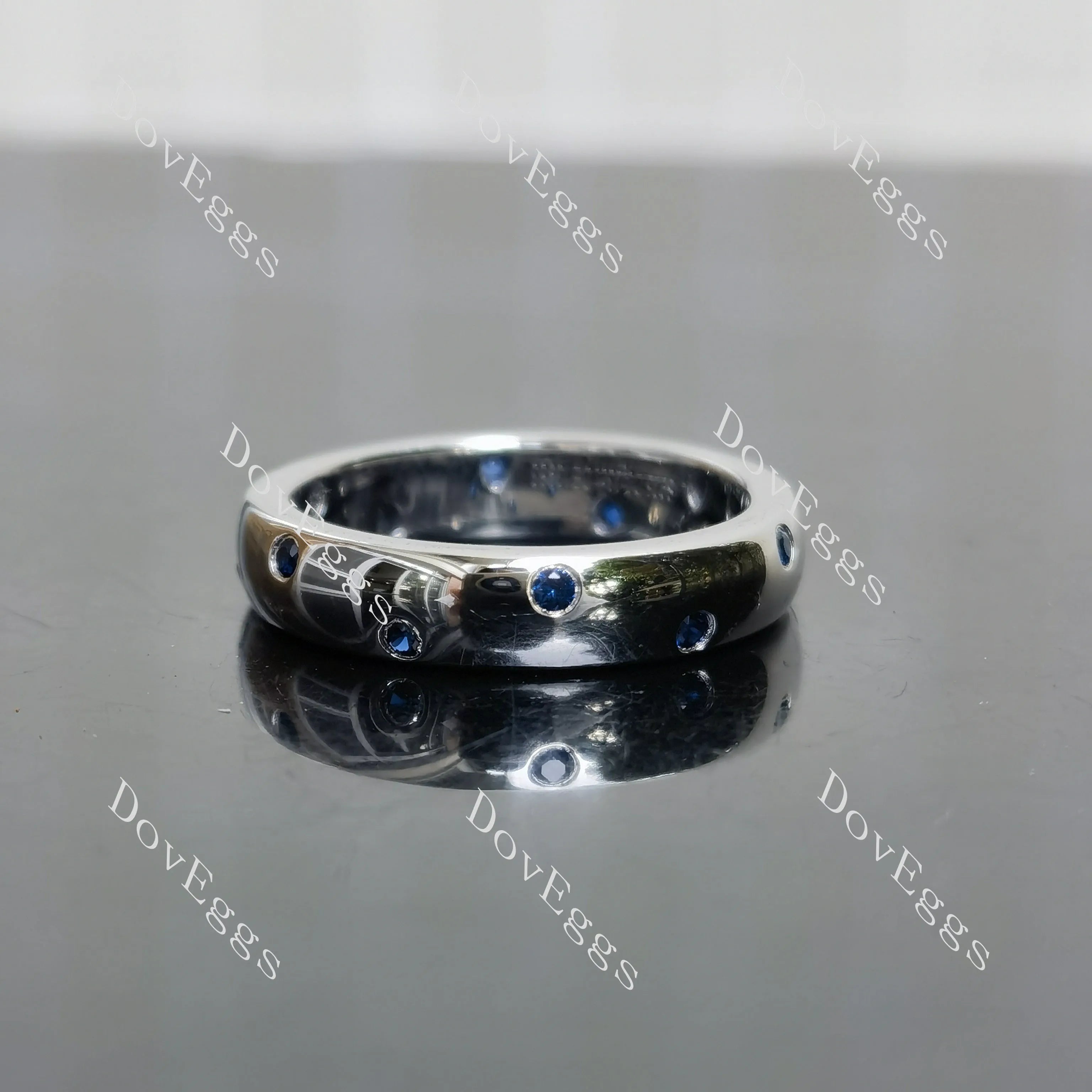 (size 5) Doveggs sterling silver round moissanite wedding band