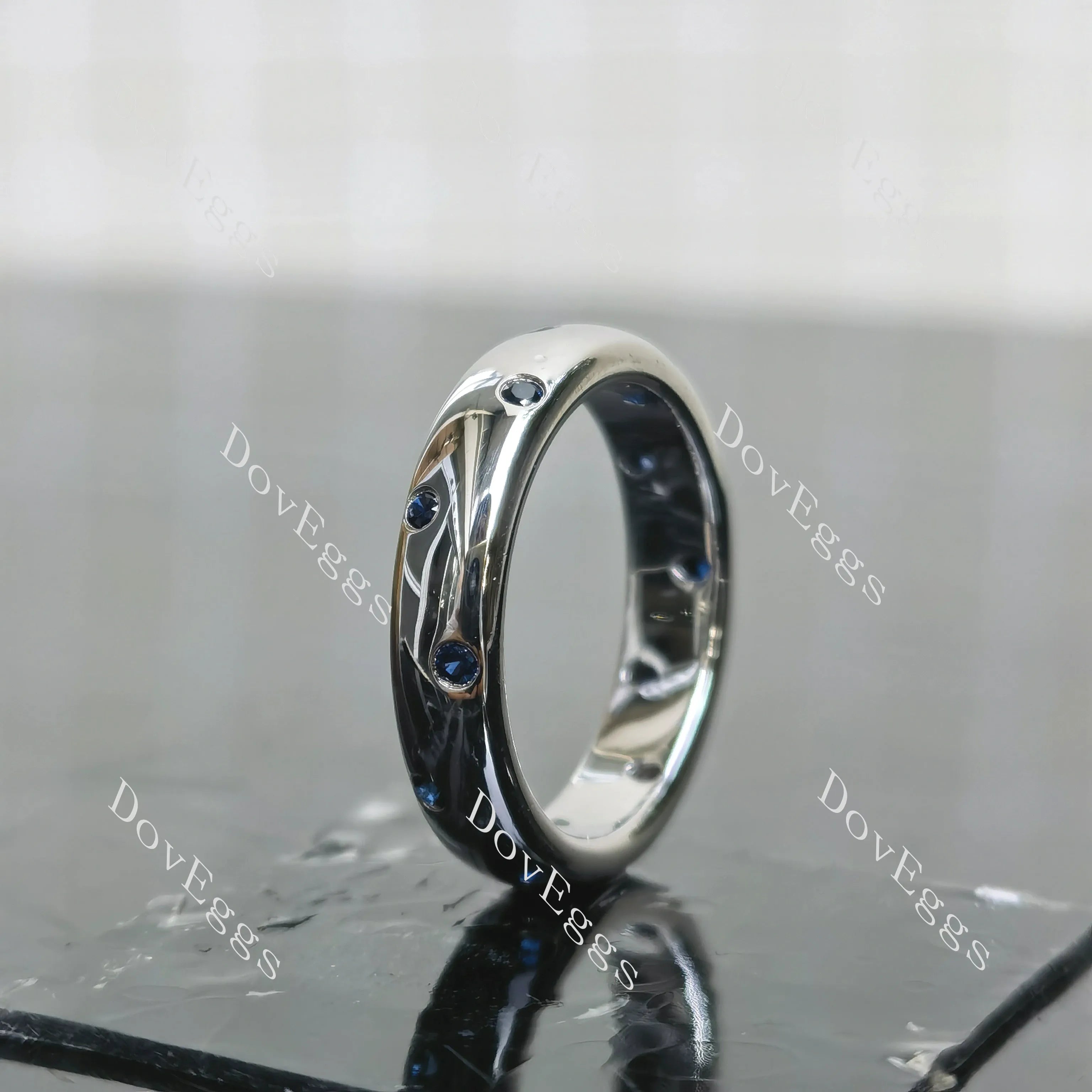 (size 5) Doveggs sterling silver round moissanite wedding band