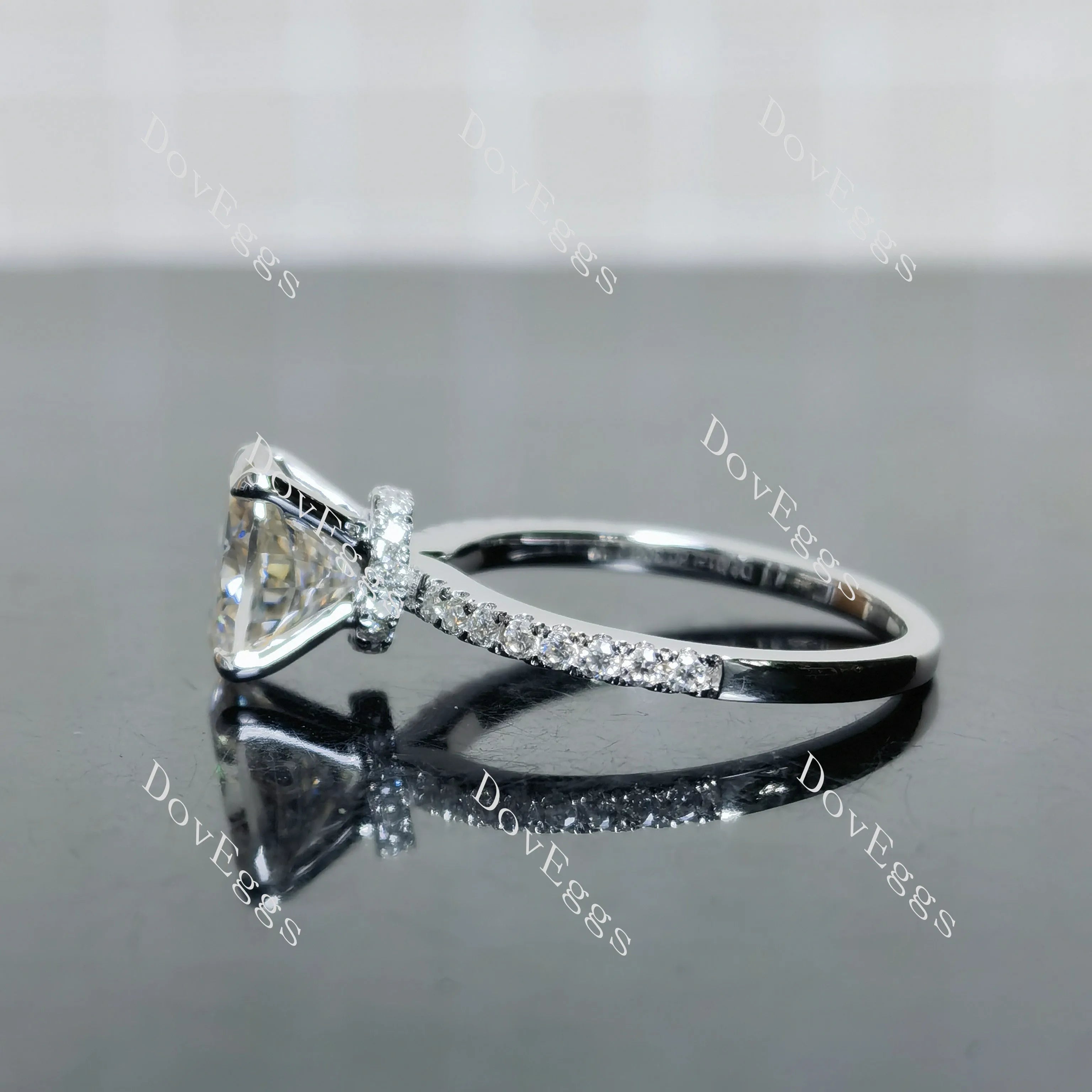 (size 7) Doveggs sterling silver 2ct Oval moissanite engagement ring