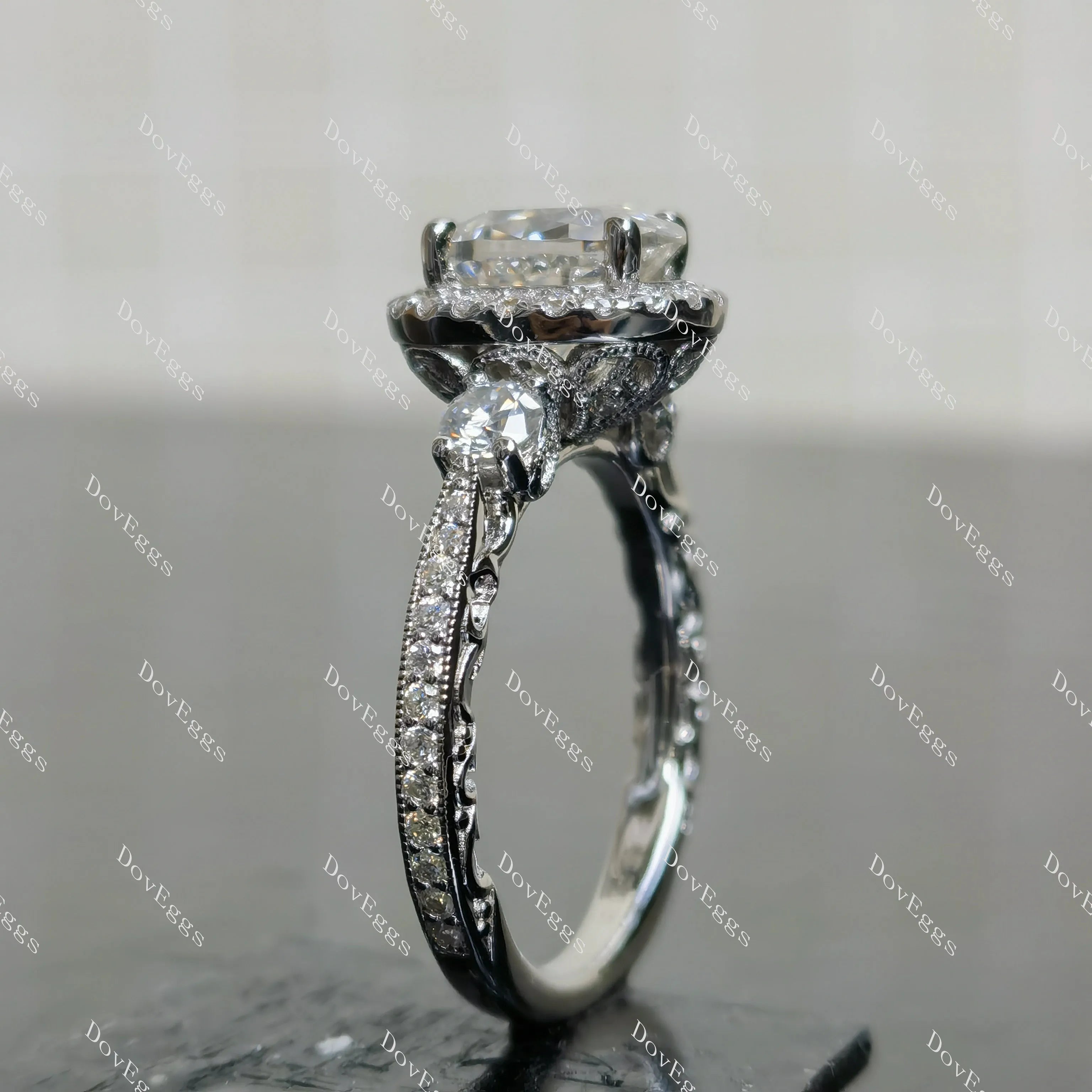 (size 7.75)Doveggs 2ct GHI color oval moissanite engagement SS ring