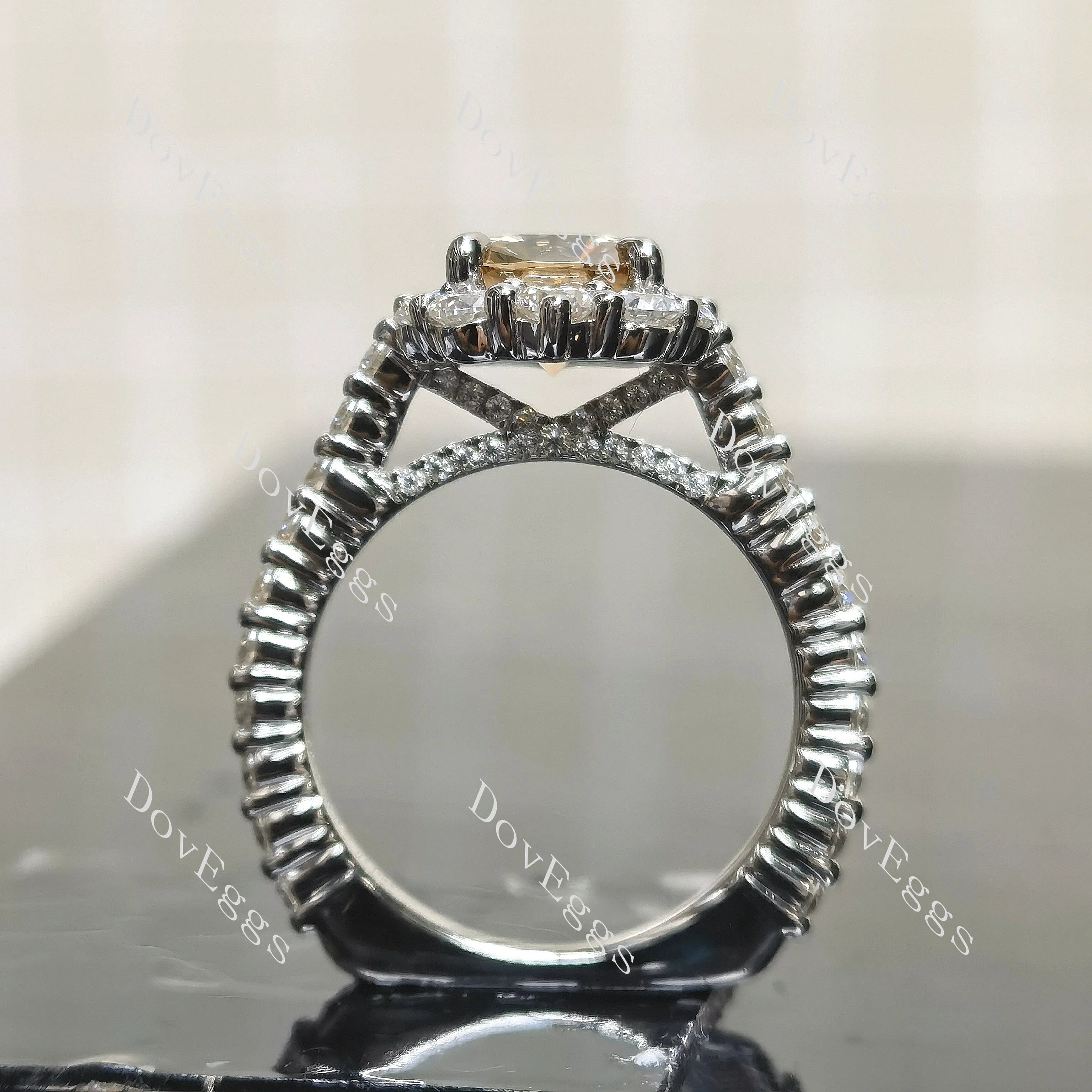 (size 7) Doveggs sterling silver cushion moissanite ring