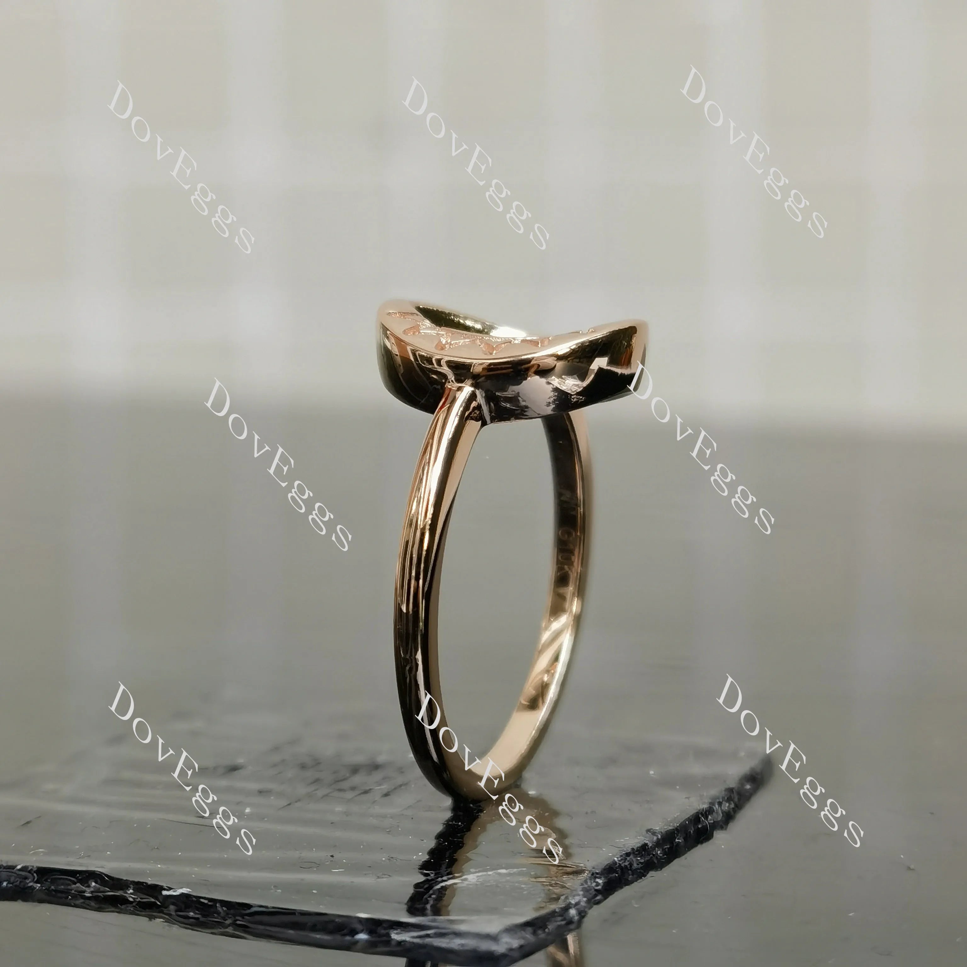 Doveggs moon hollow out engagement ring