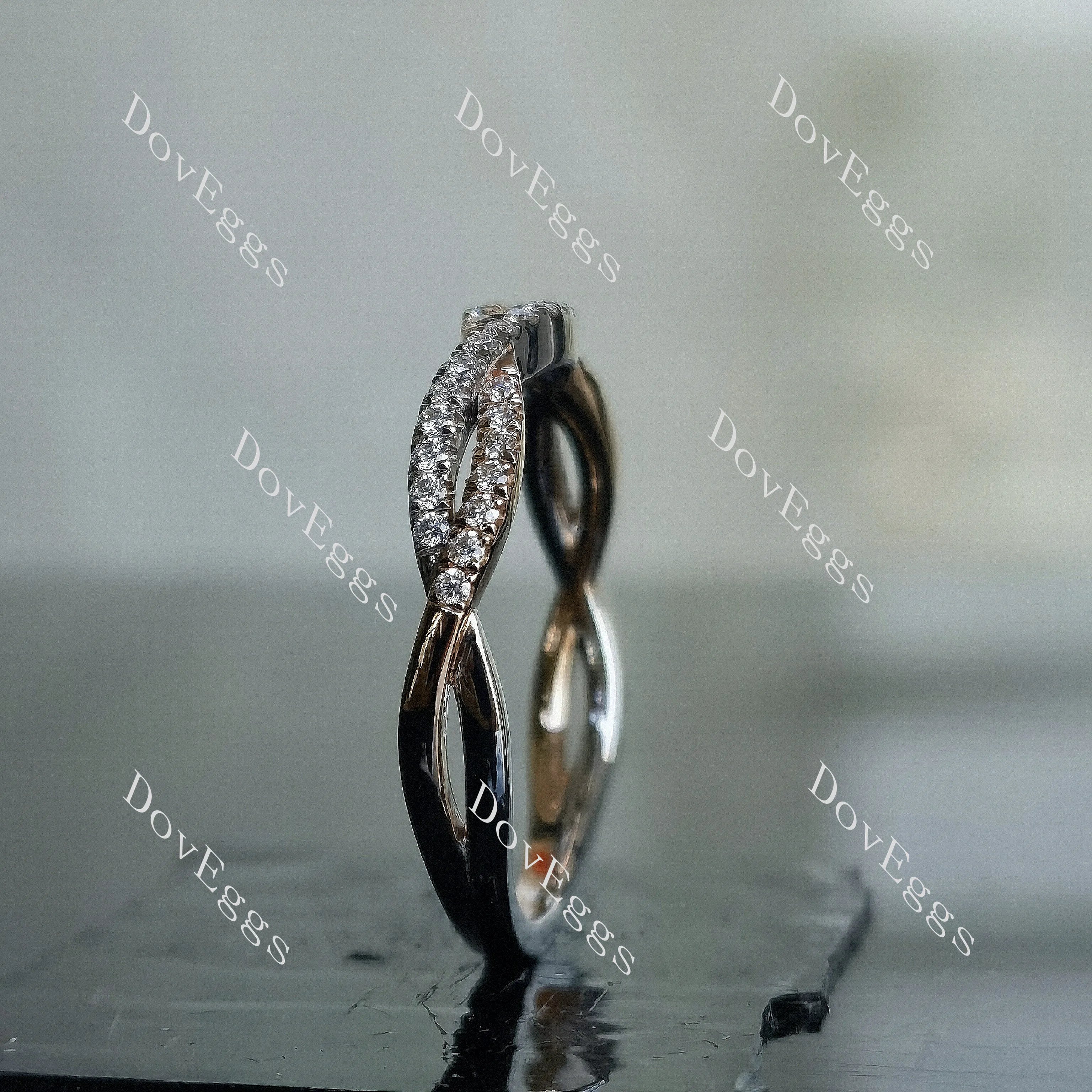 Doveggs round curved moissanite/lab grown diamond wedding band-2.0mm band width
