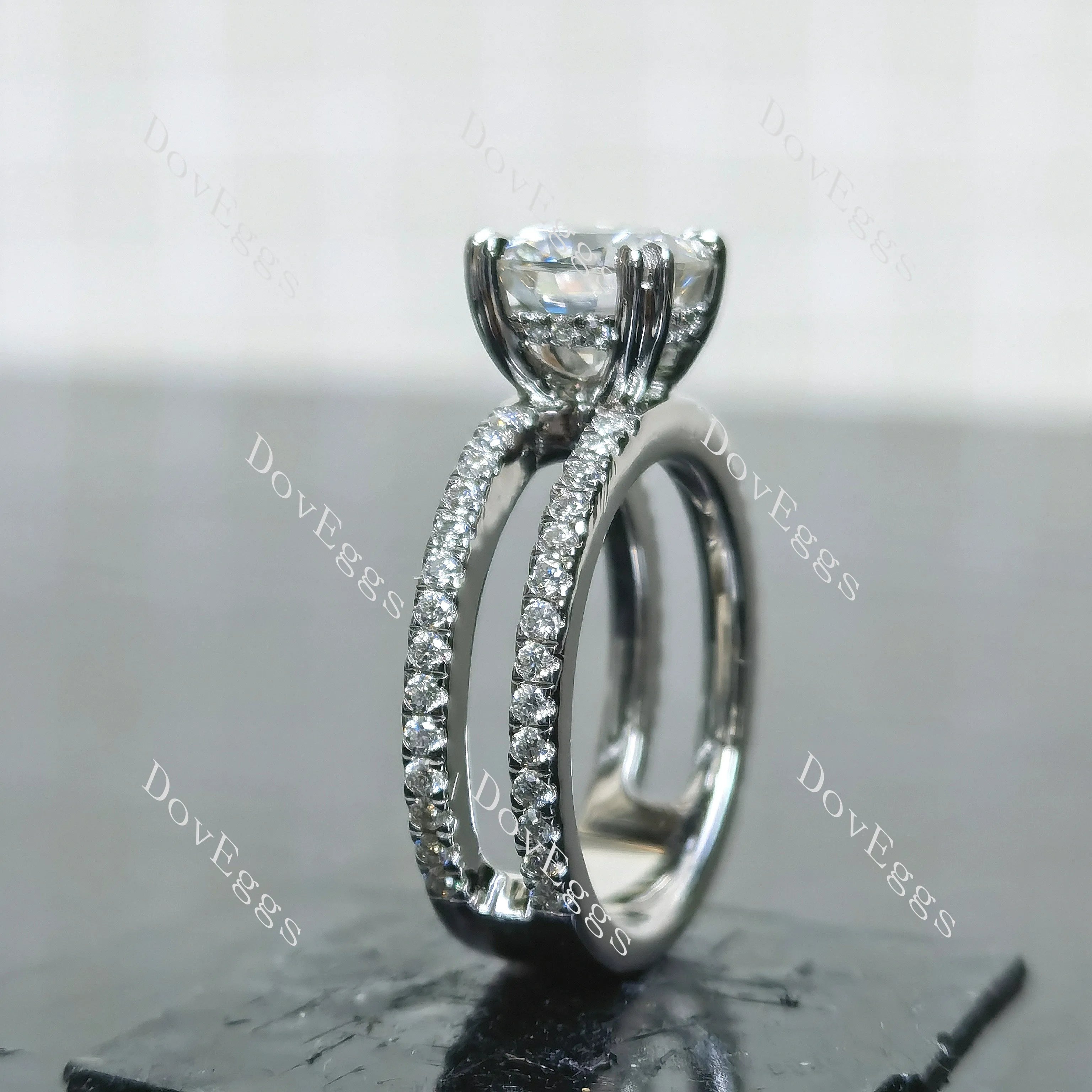 (size 6) Doveggs sterling silver 2ct cushion moissanite engagement ring