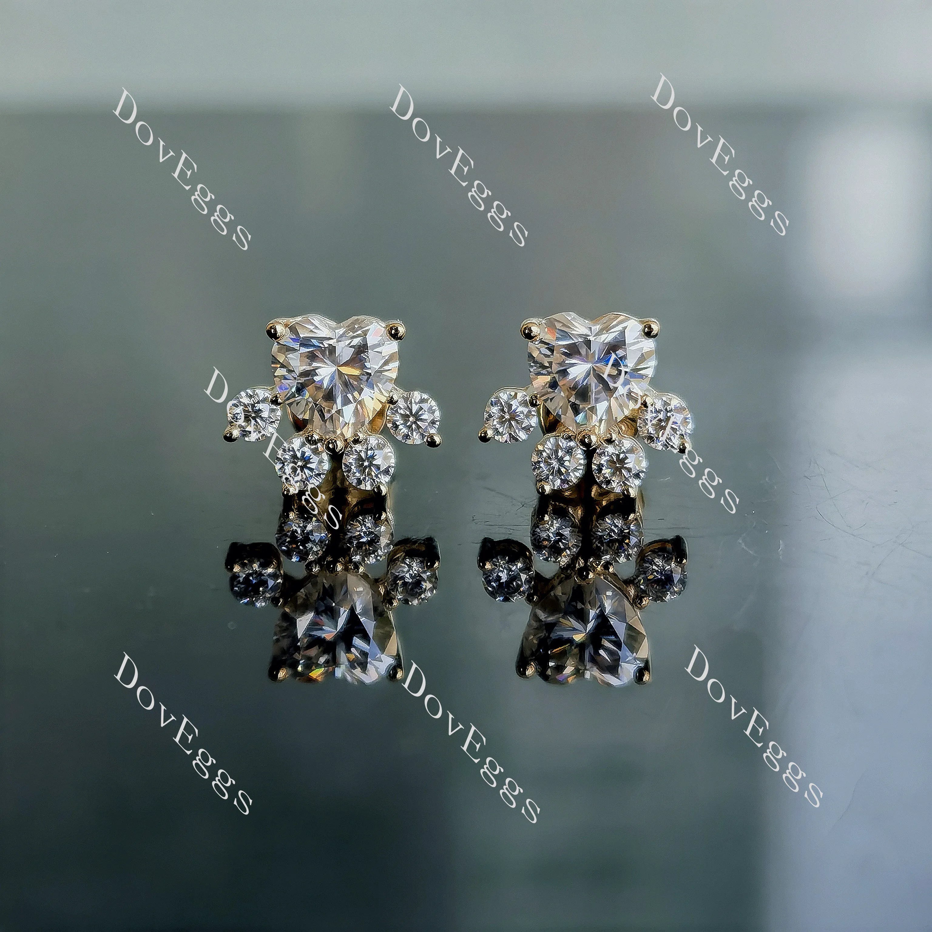 Doveggs pet paws heart moissanite stud earrings for women