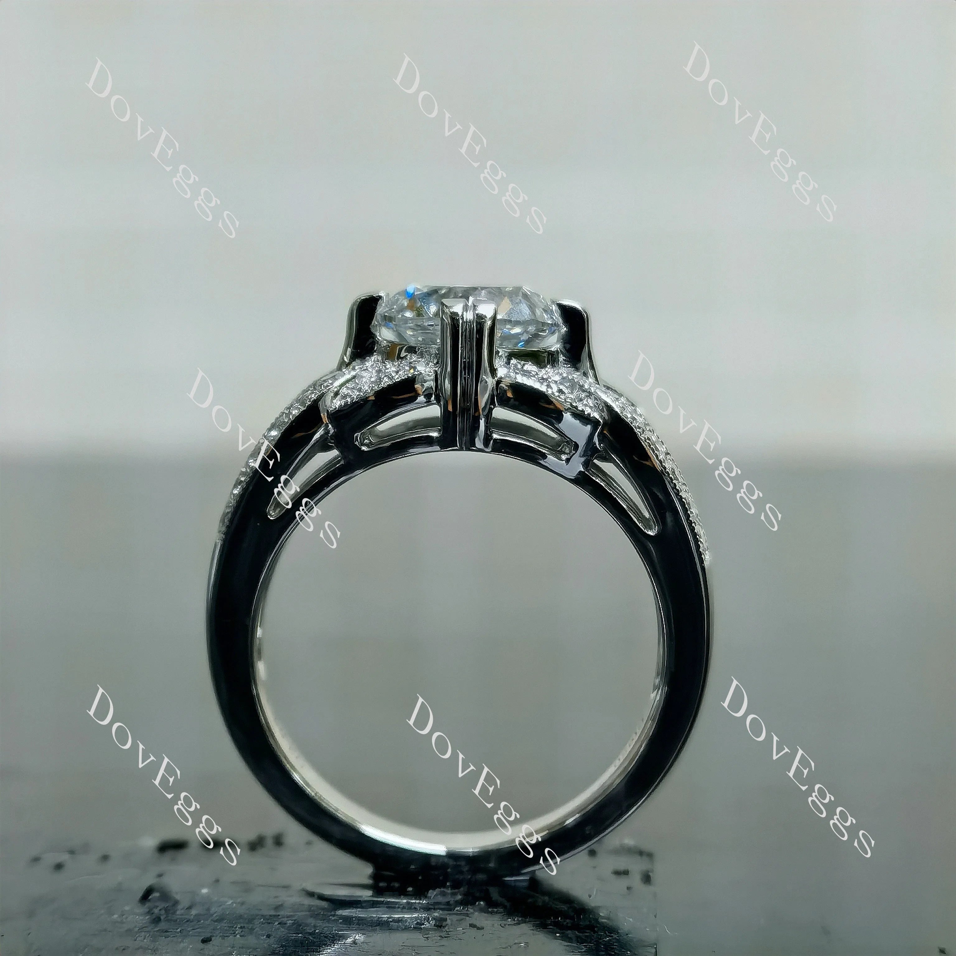 Doveggs Correen Rround Vintage Split Shank Lab Grown Diamond Engagement Ring
