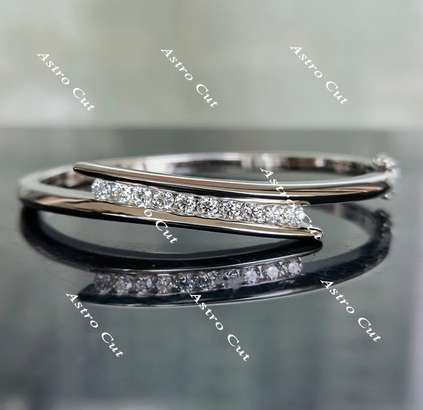 Doveggs round moissanite/lab grown diamond bangle for women