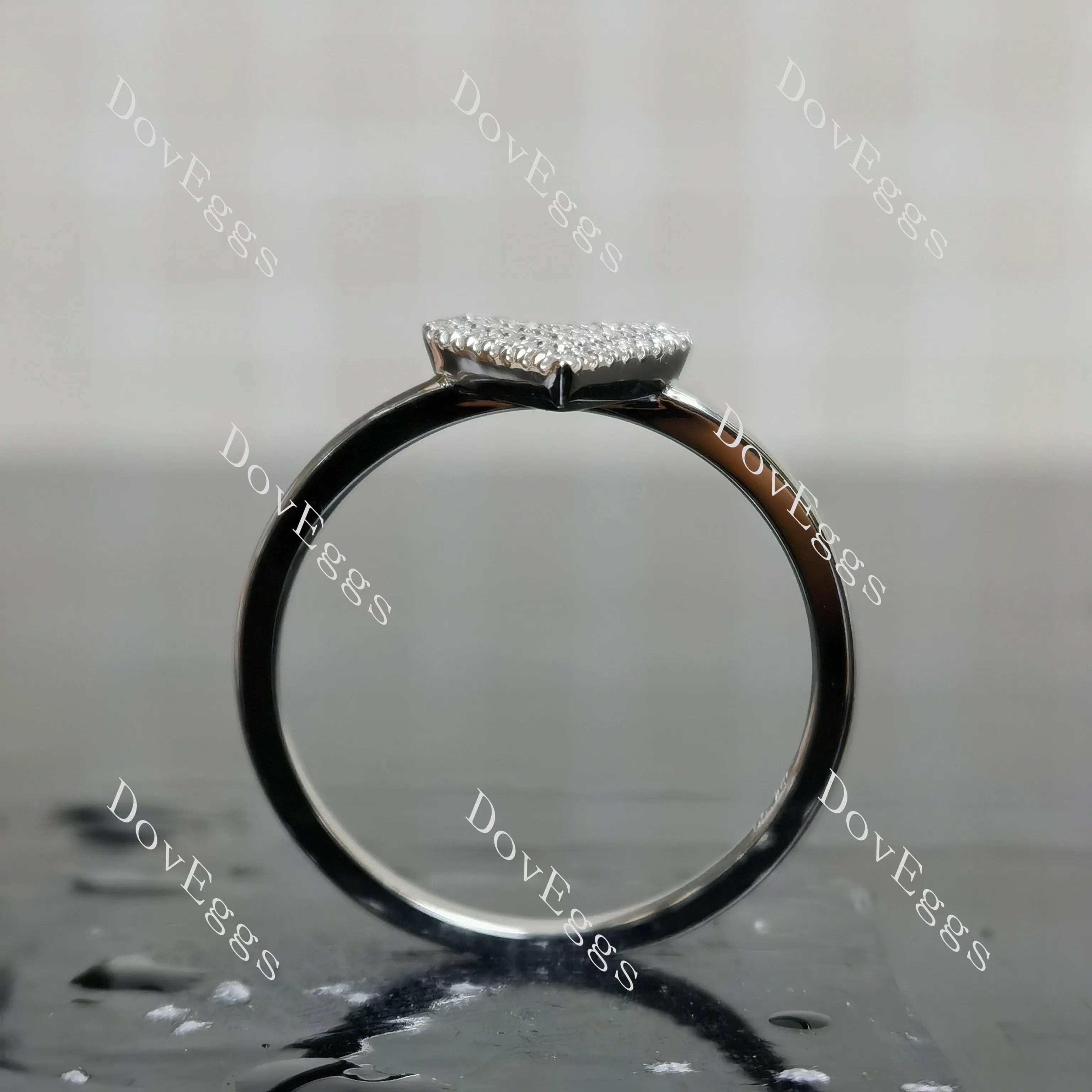 DovEggs heart shaped round moissanite/lab grown diamond wedding band