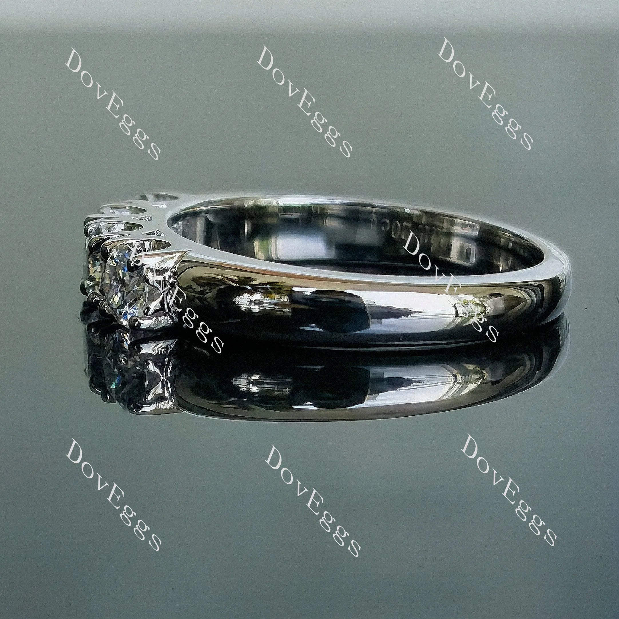 Doveggs round four stones pave moissanite/lab grown diamond wedding band-2.9mm band width
