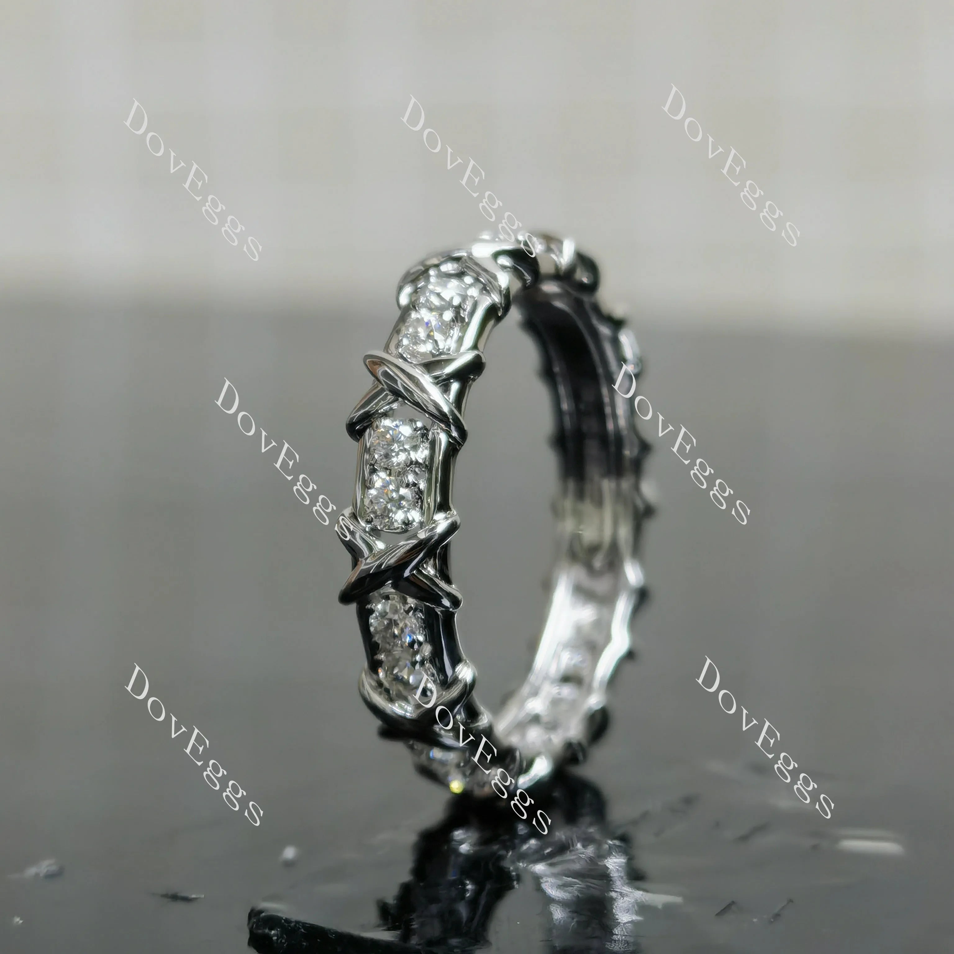 (size 9.5) Doveggs sterling silver 0.7cttw round moissanite wedding band