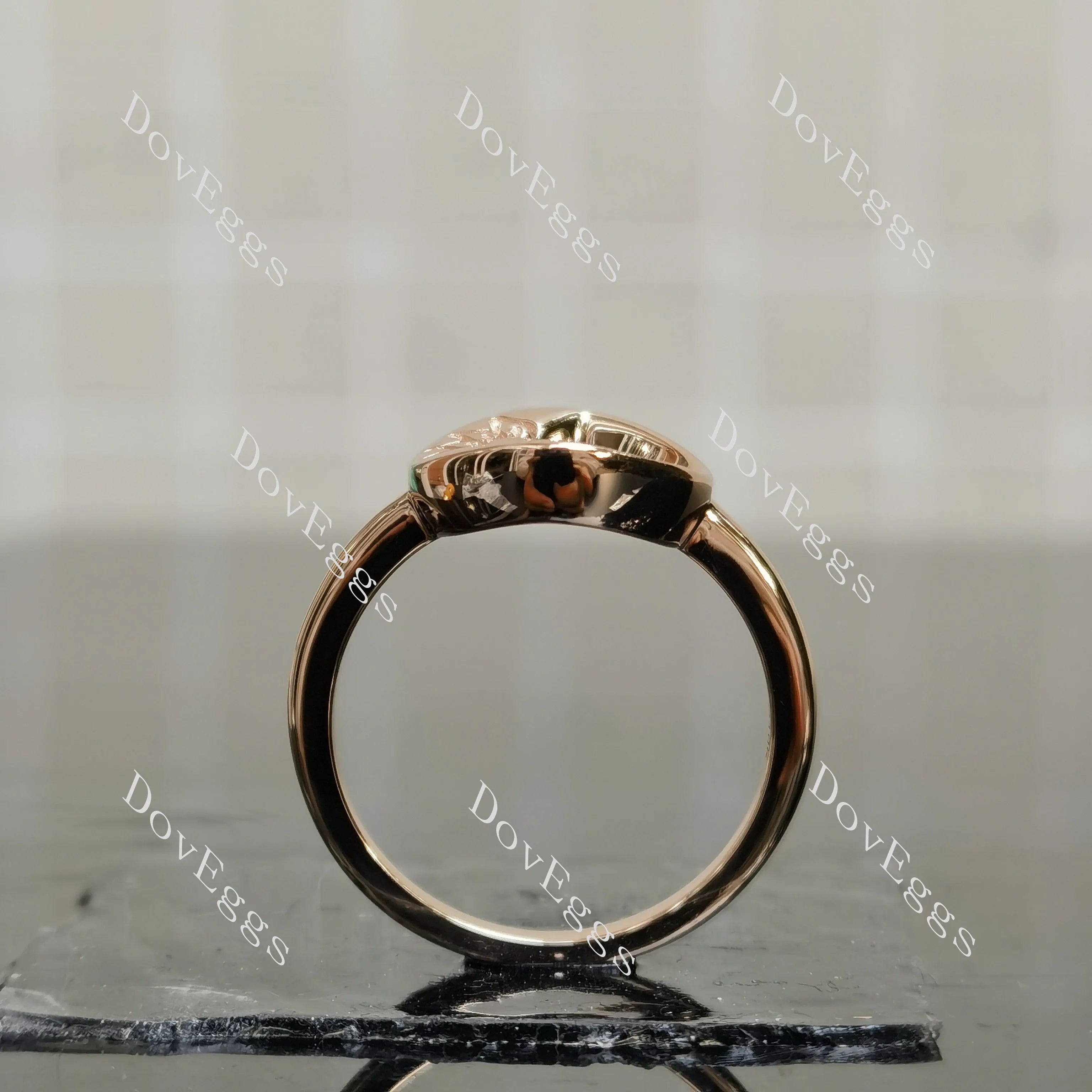 Doveggs moon hollow out engagement ring