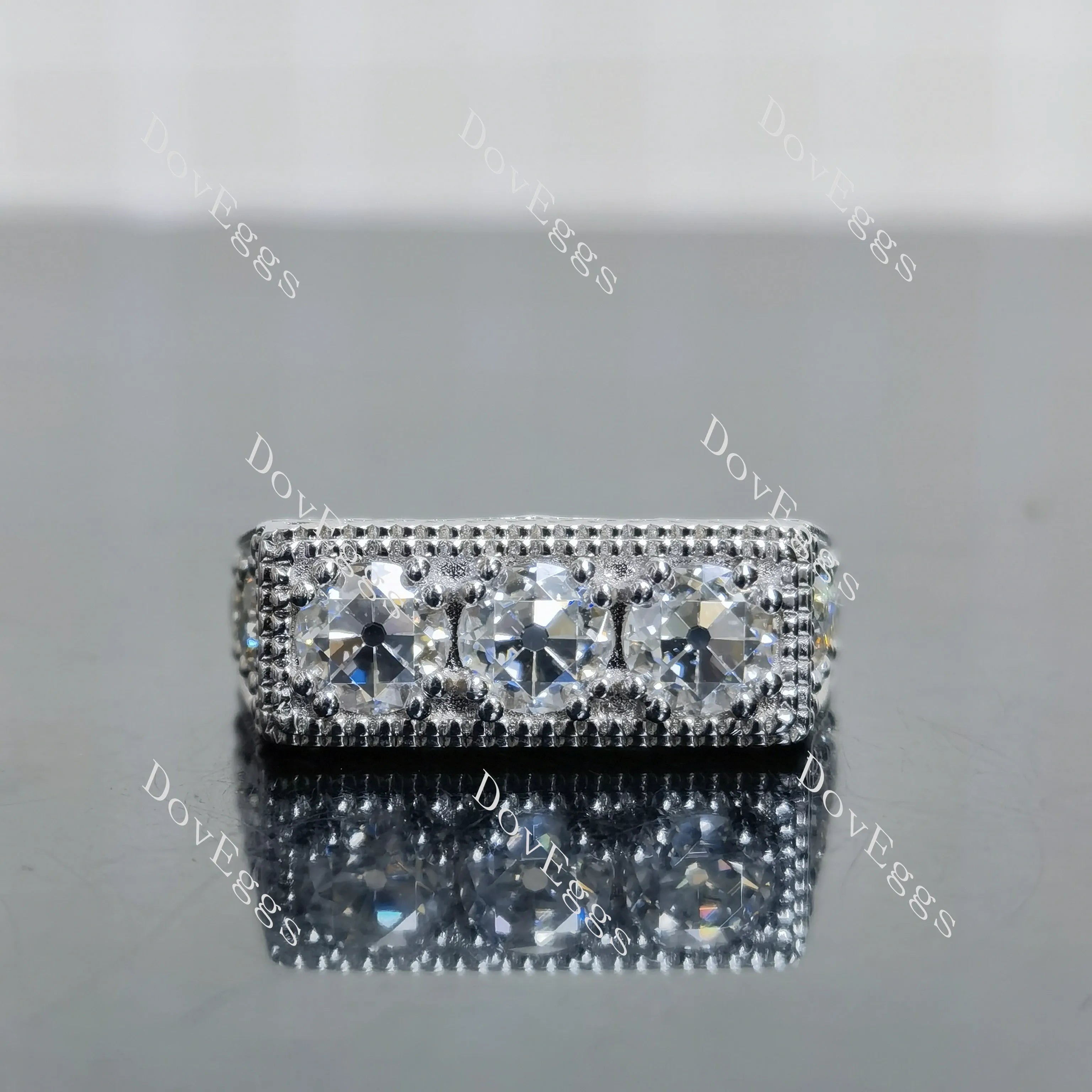 (size 6.5) Doveggs sterling silver round three stones moissanite ring