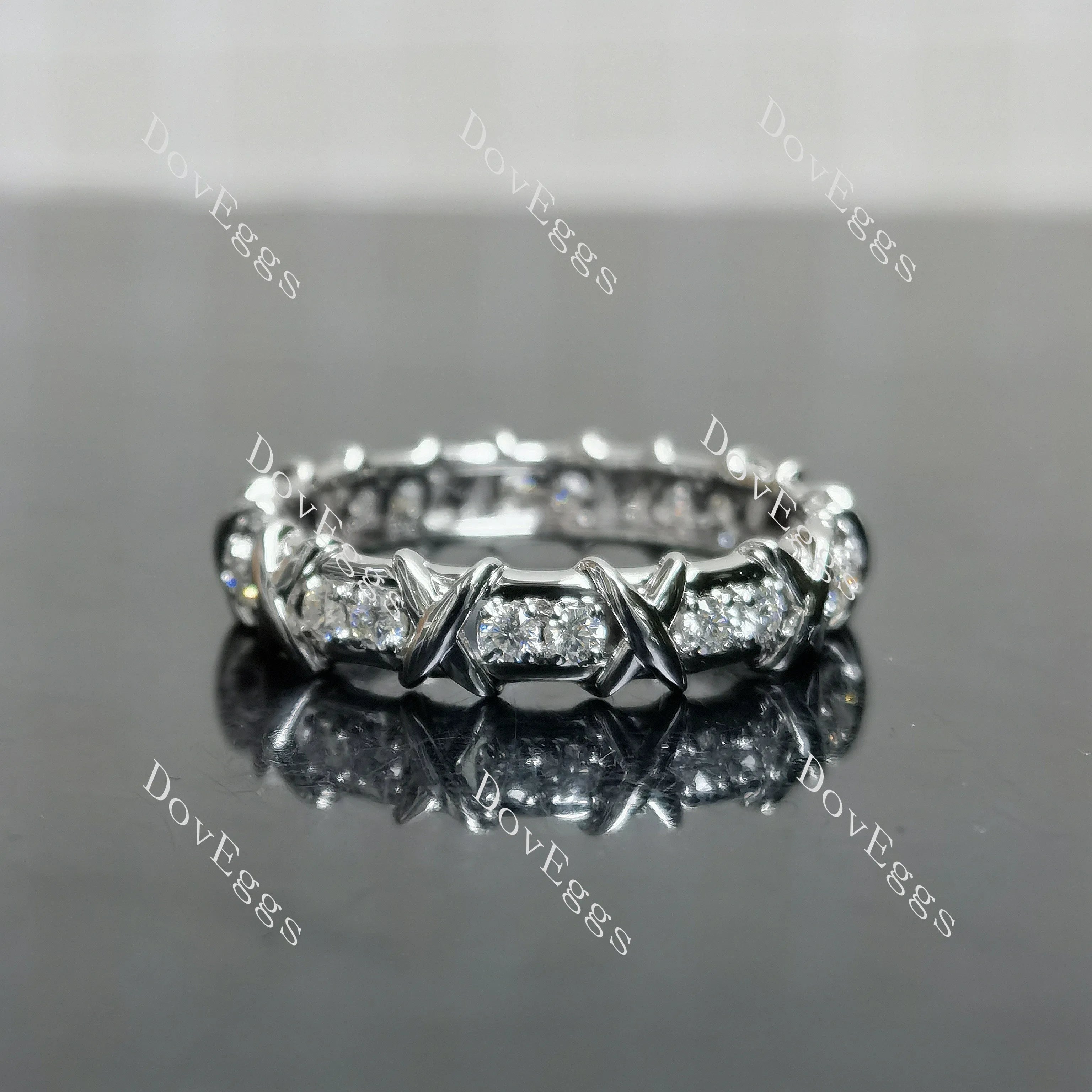 (size 9.5) Doveggs sterling silver 0.7cttw round moissanite wedding band