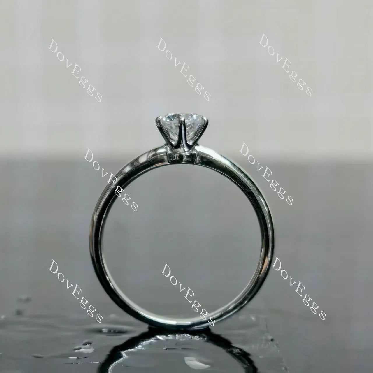 (size 6) Doveggs 18K white gold 0.5ct round lab grown diamond engagement ring