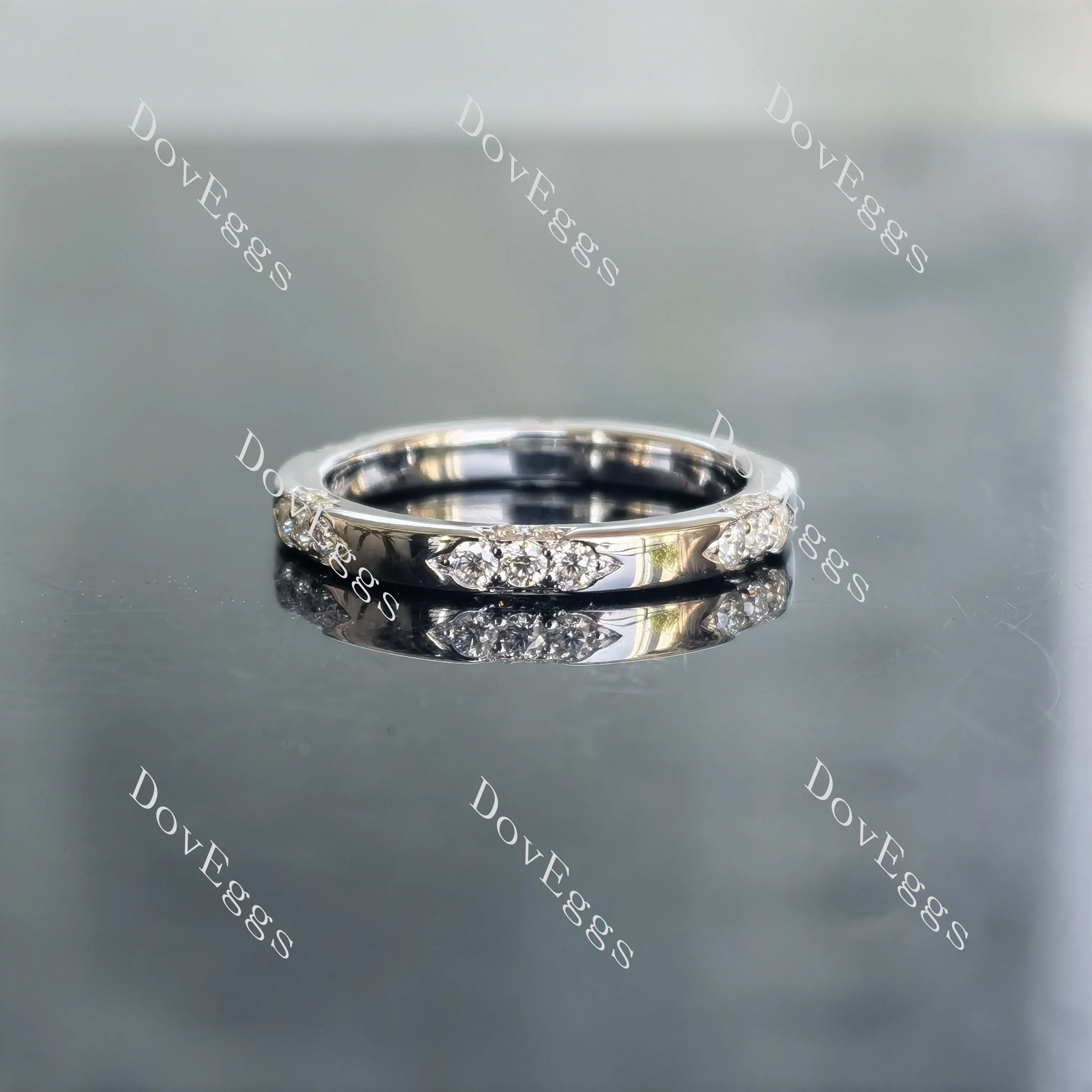 Doveggs round art deco moissanite/lab grown diamond wedding band-2.5mm band width