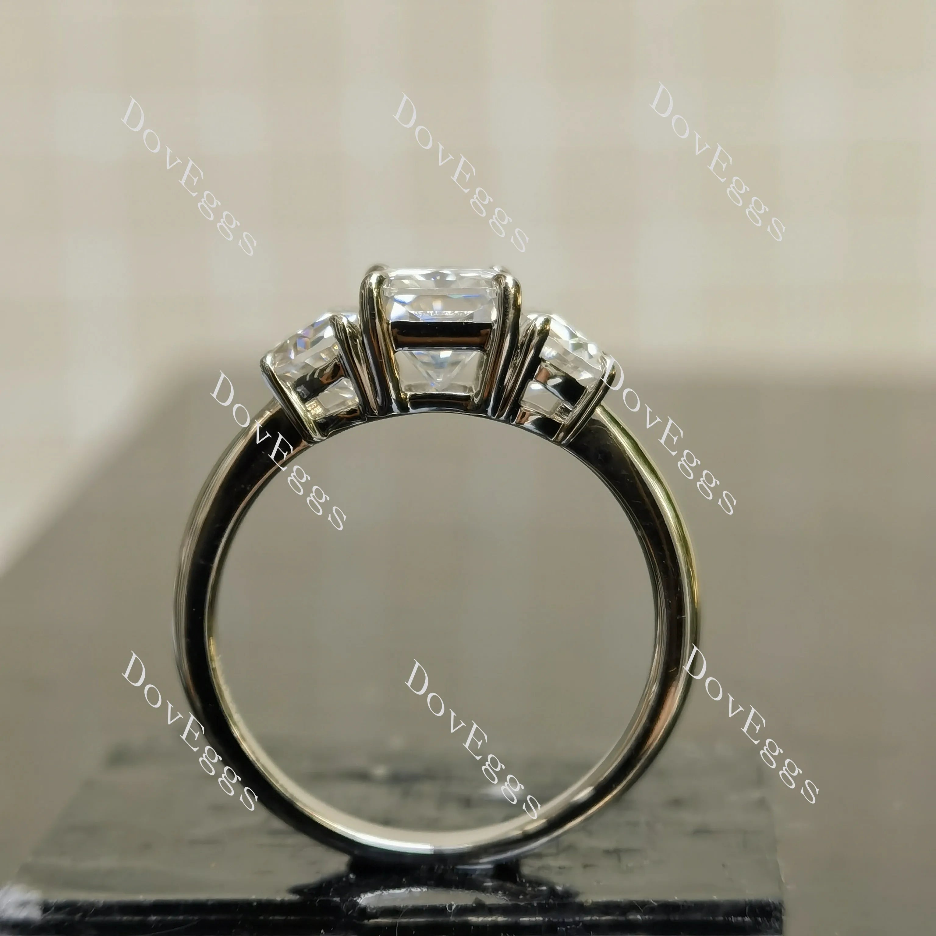 (size 7) Doveggs sterling silver 2ct radiant moissanite engagement ring
