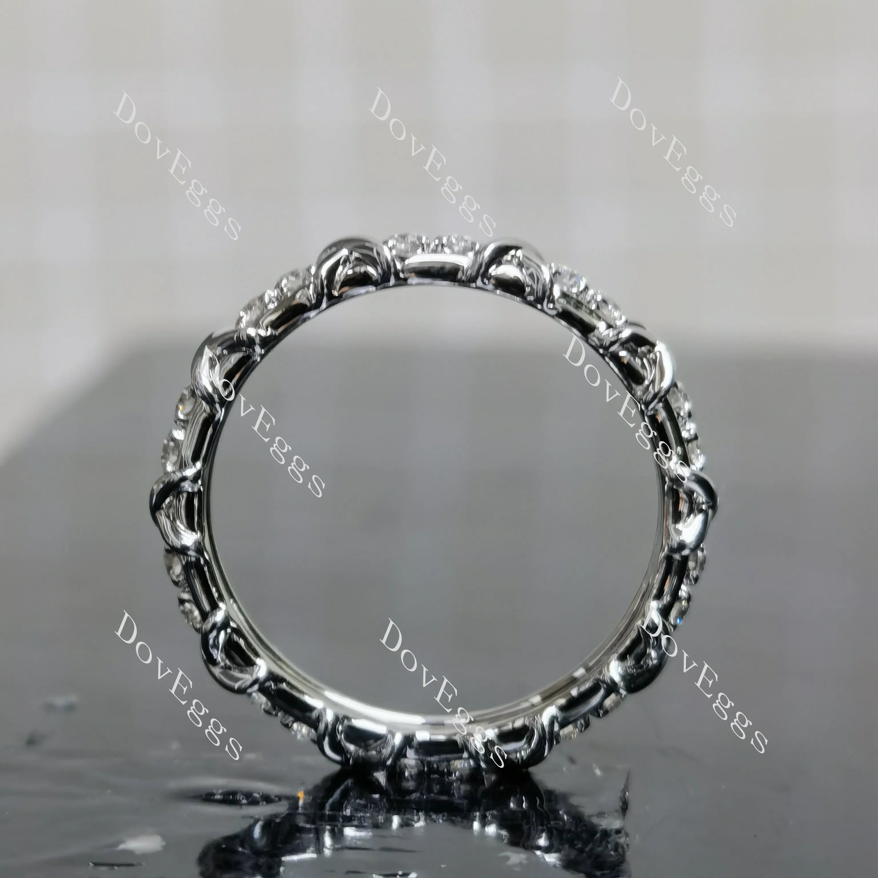 (size 9.5) Doveggs sterling silver 0.7cttw round moissanite wedding band