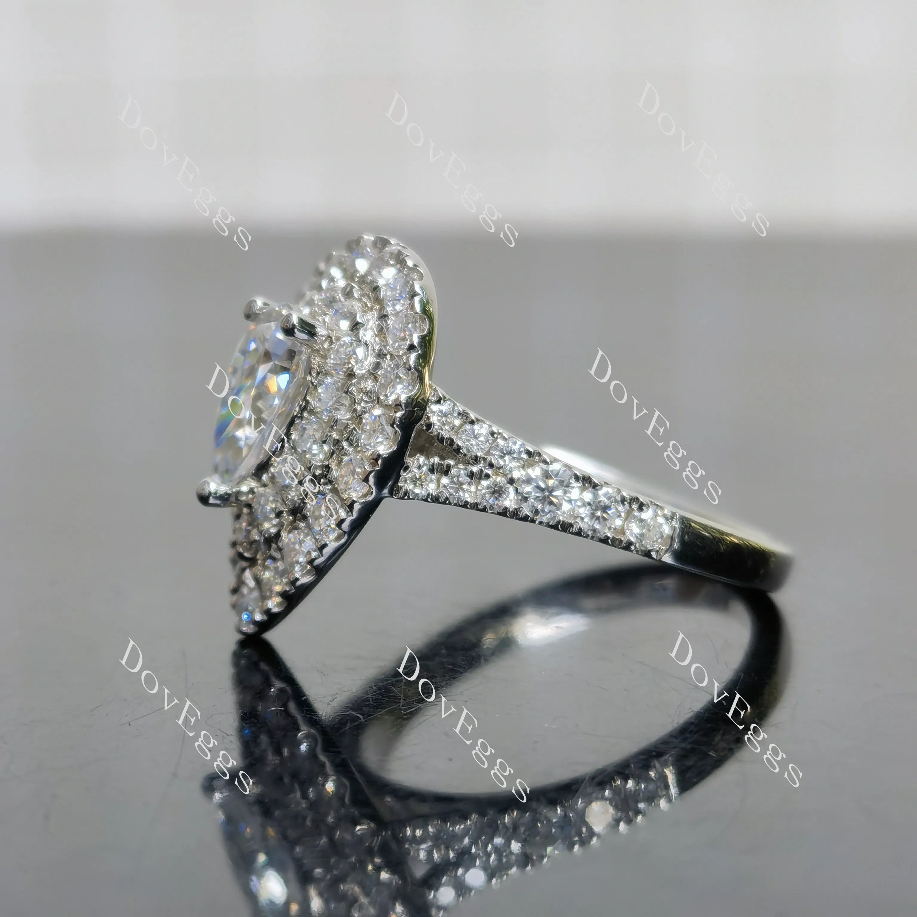 (size 7) Doveggs sterling silver 1.25ct pear moissanite engagement ring